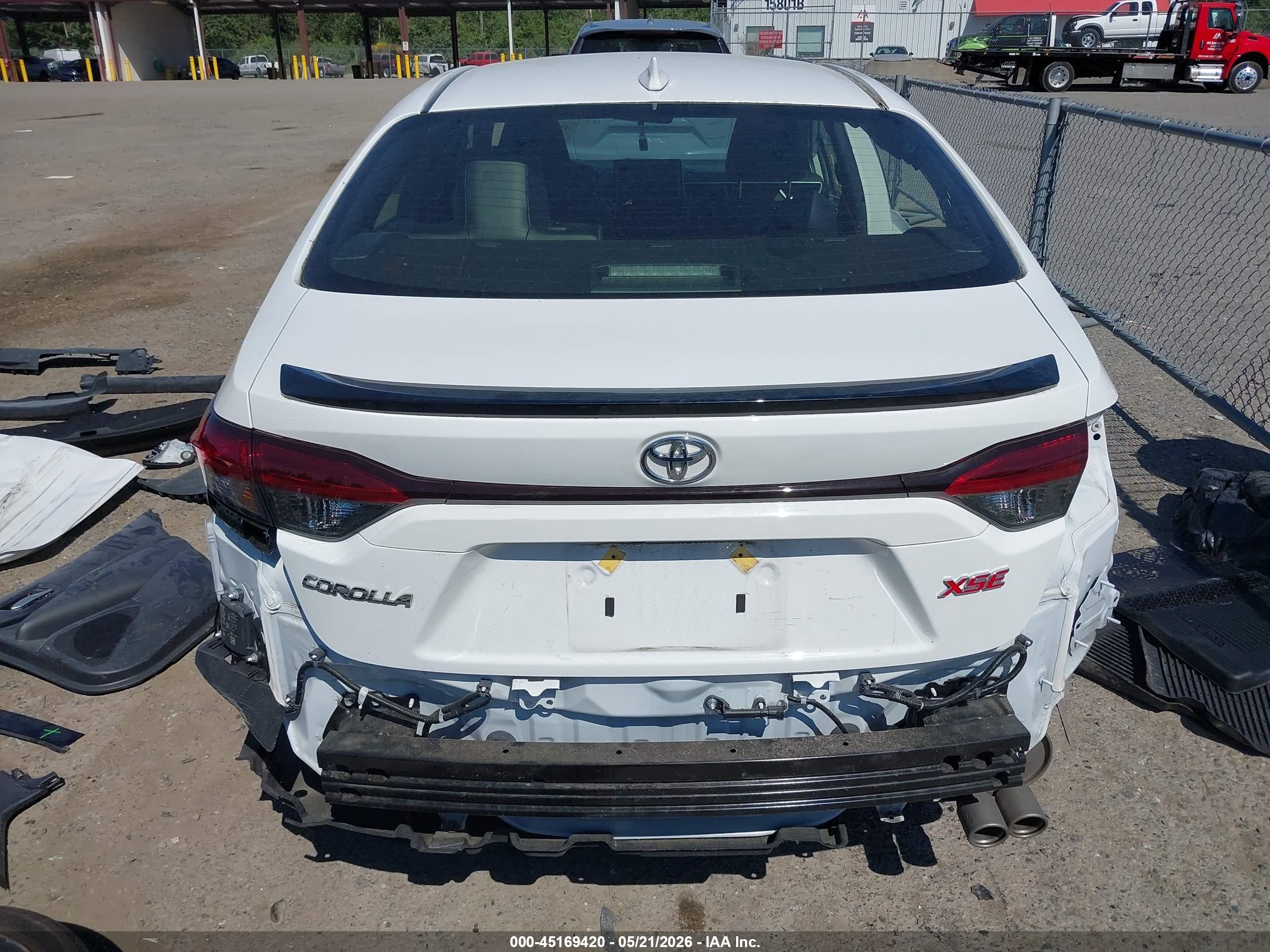 2024 Toyota Corolla Xse White vin: JTDT4MCE8RJ106025