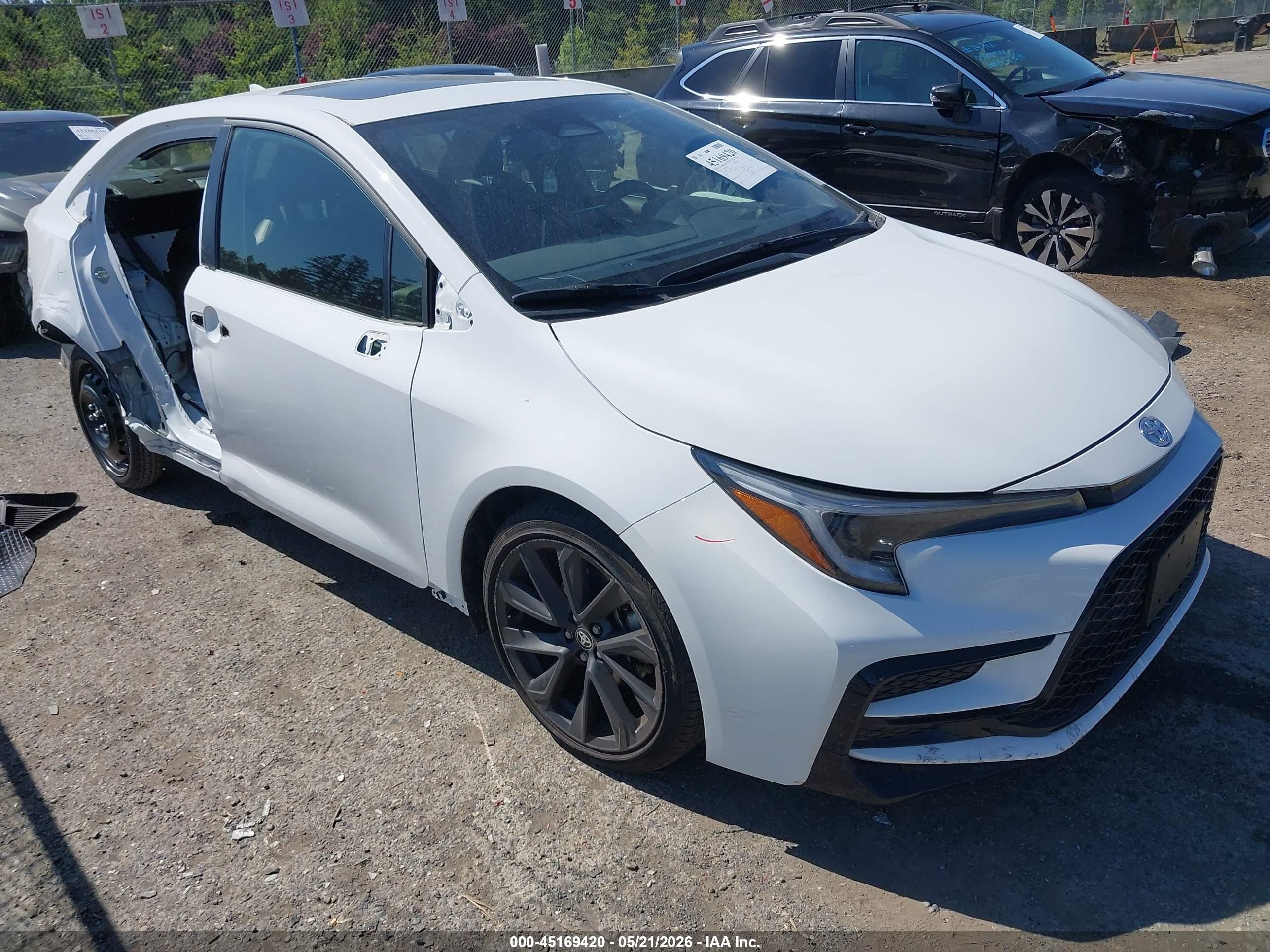 2024 Toyota Corolla Xse White vin: JTDT4MCE8RJ106025