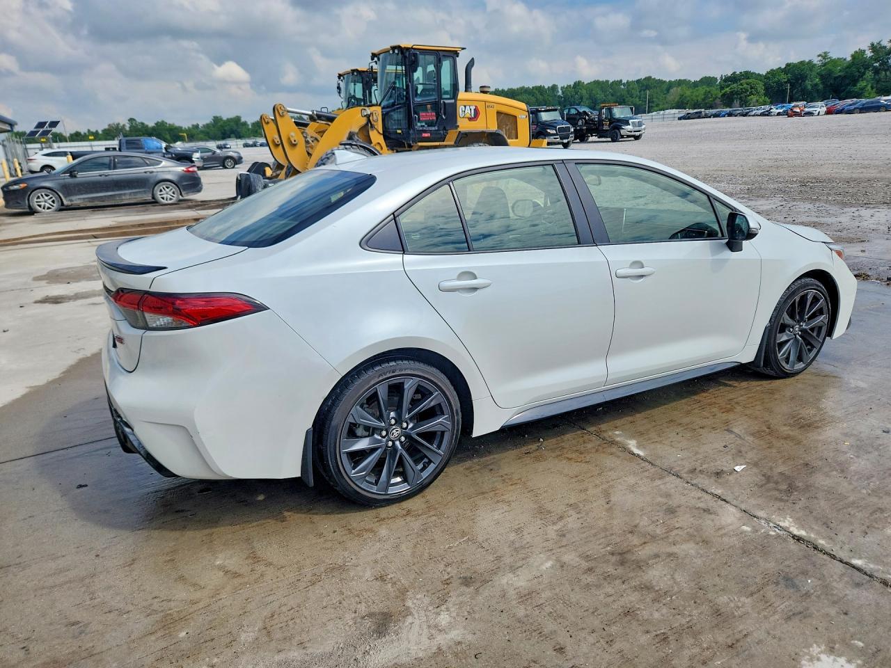 2024 Toyota Corolla Xse White vin: JTDT4MCE9RJ105482