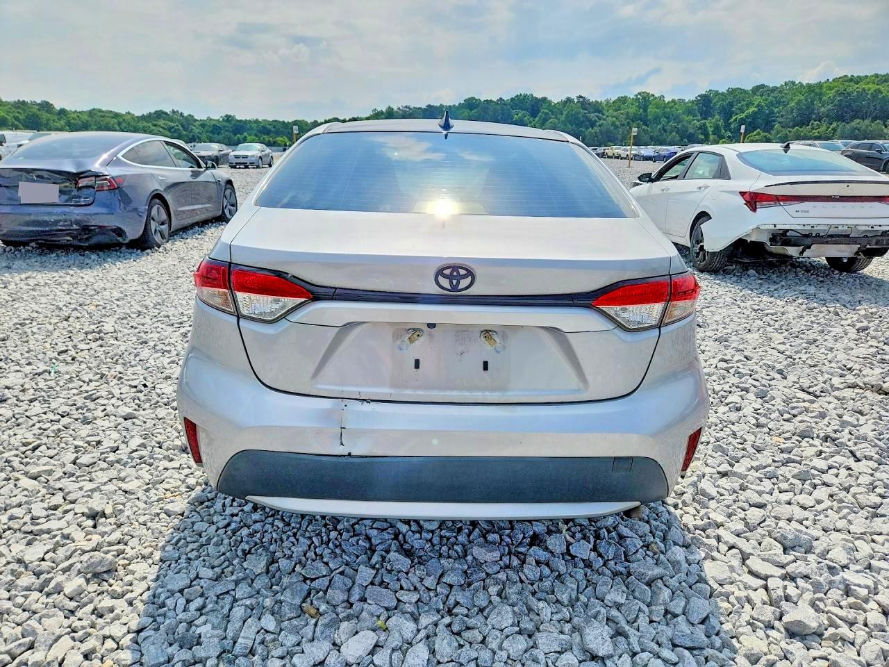 2022 Toyota Corolla Le Silver vin: JTDVPMAE1N3006348