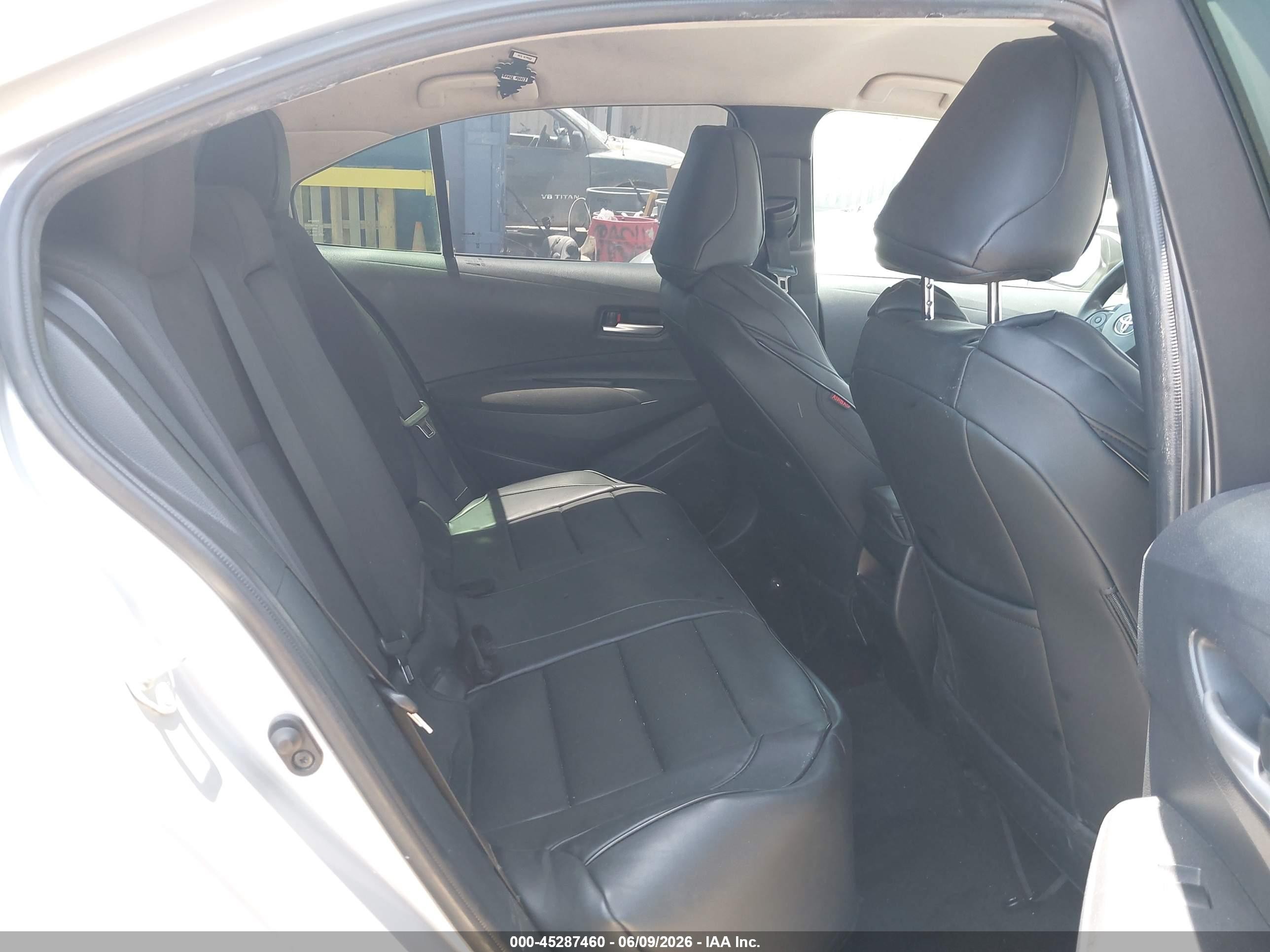 2021 Toyota Corolla Le Gray vin: JTDVPMAE2MJ129294