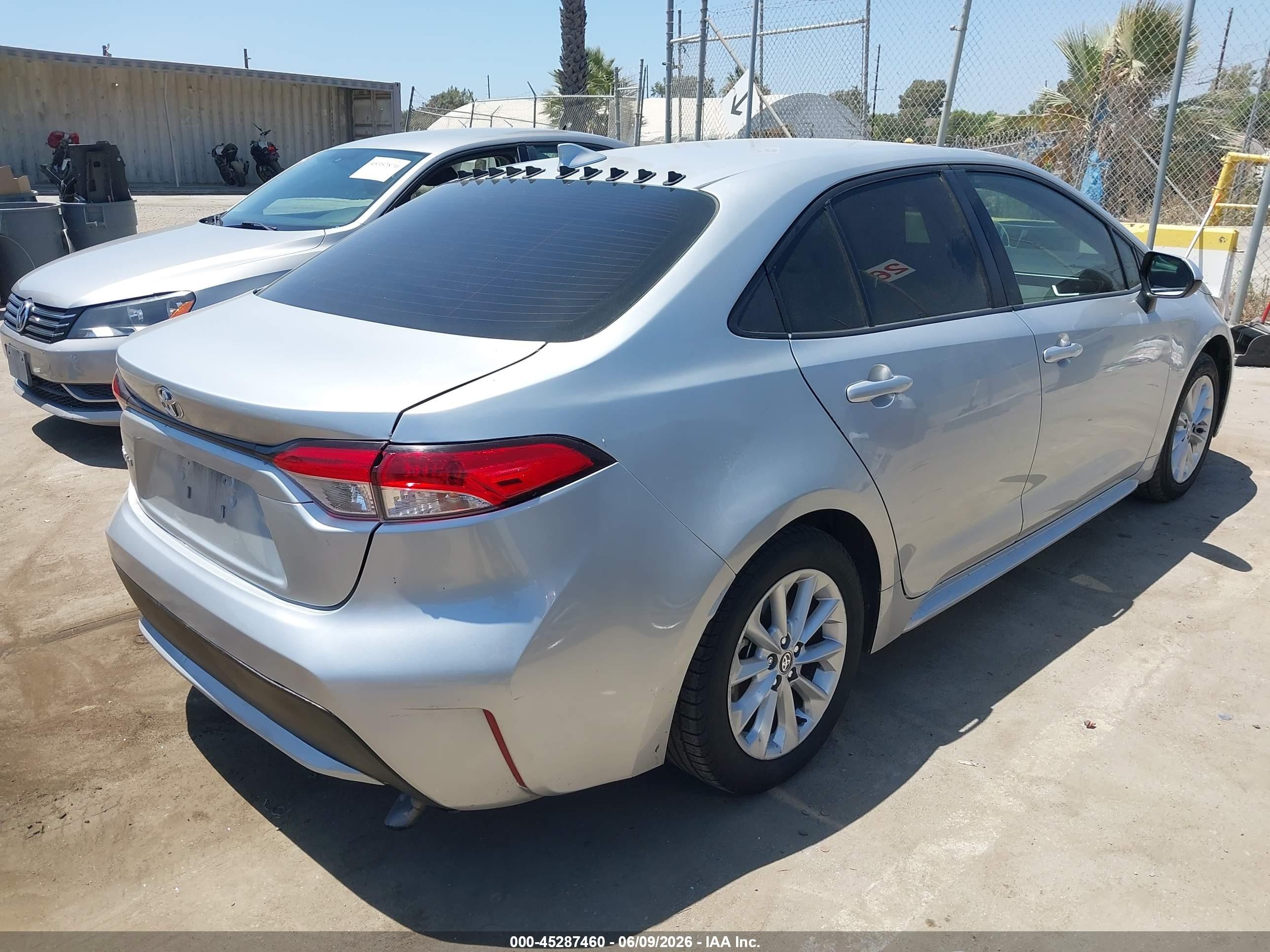 2021 Toyota Corolla Le Gray vin: JTDVPMAE2MJ129294