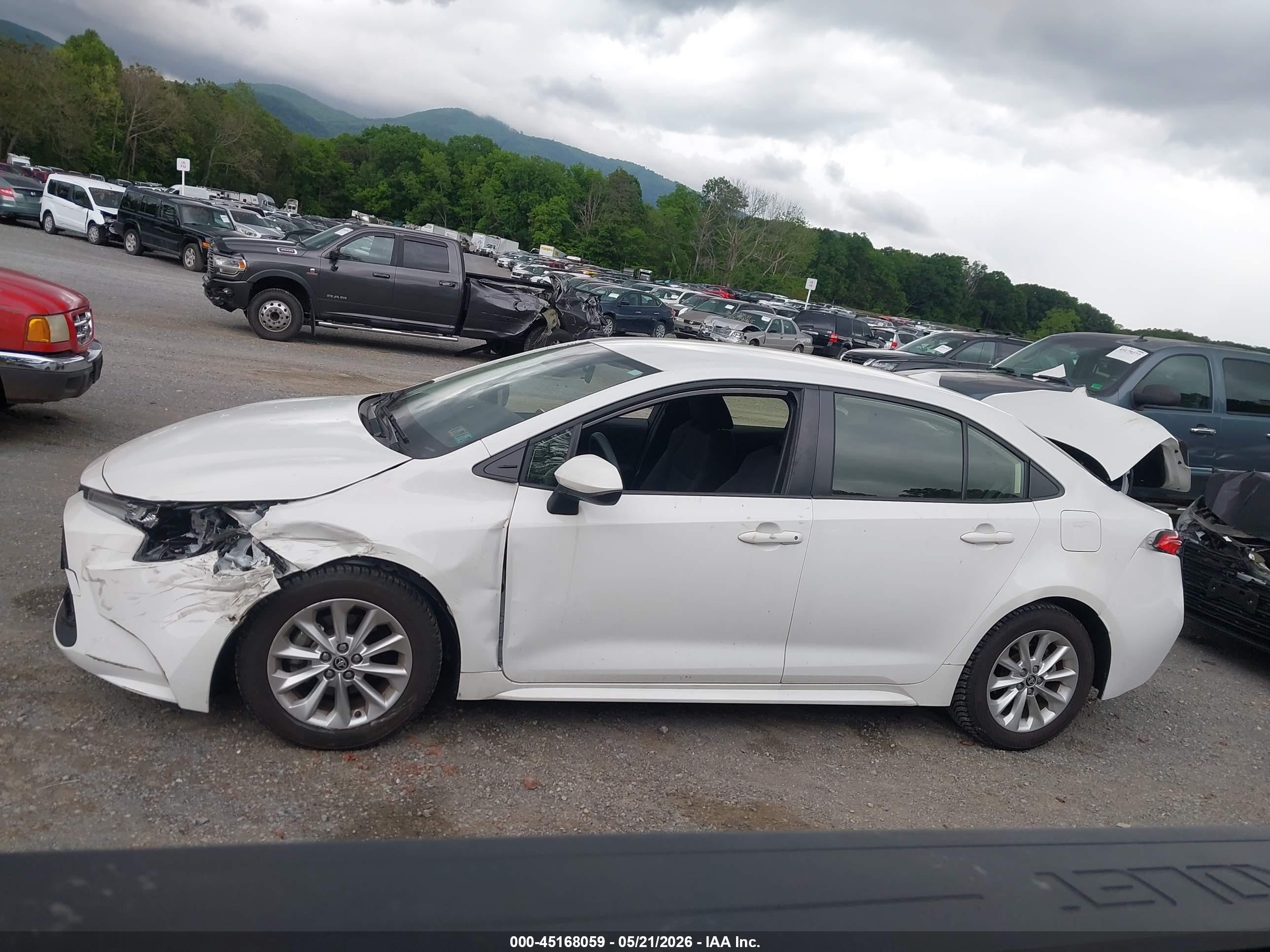 2022 Toyota Corolla Le Белый vin: JTDVPMAE6N3012436