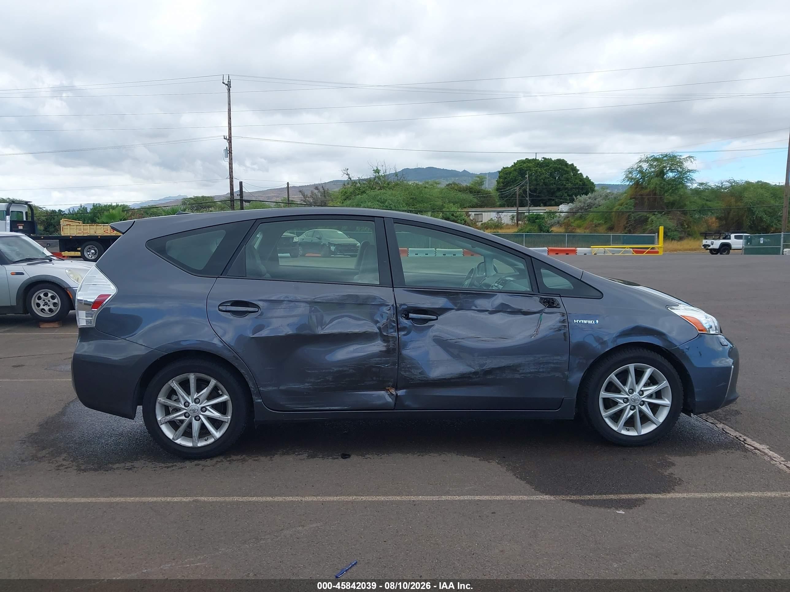 2012 Toyota Prius V Five/three/two Gray vin: JTDZN3EU0C3022380