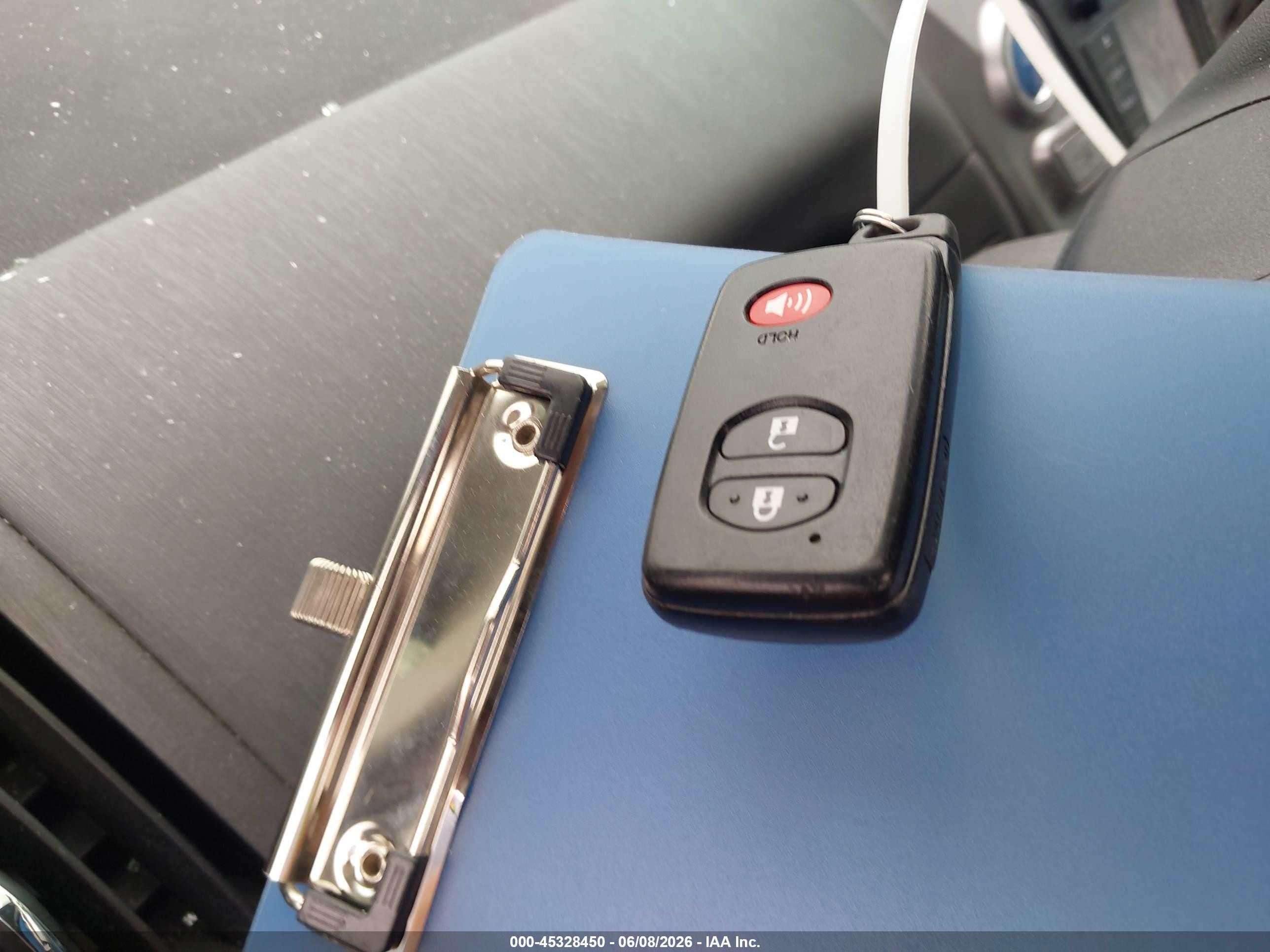 2012 Toyota Prius V Five Silver vin: JTDZN3EU0C3037476