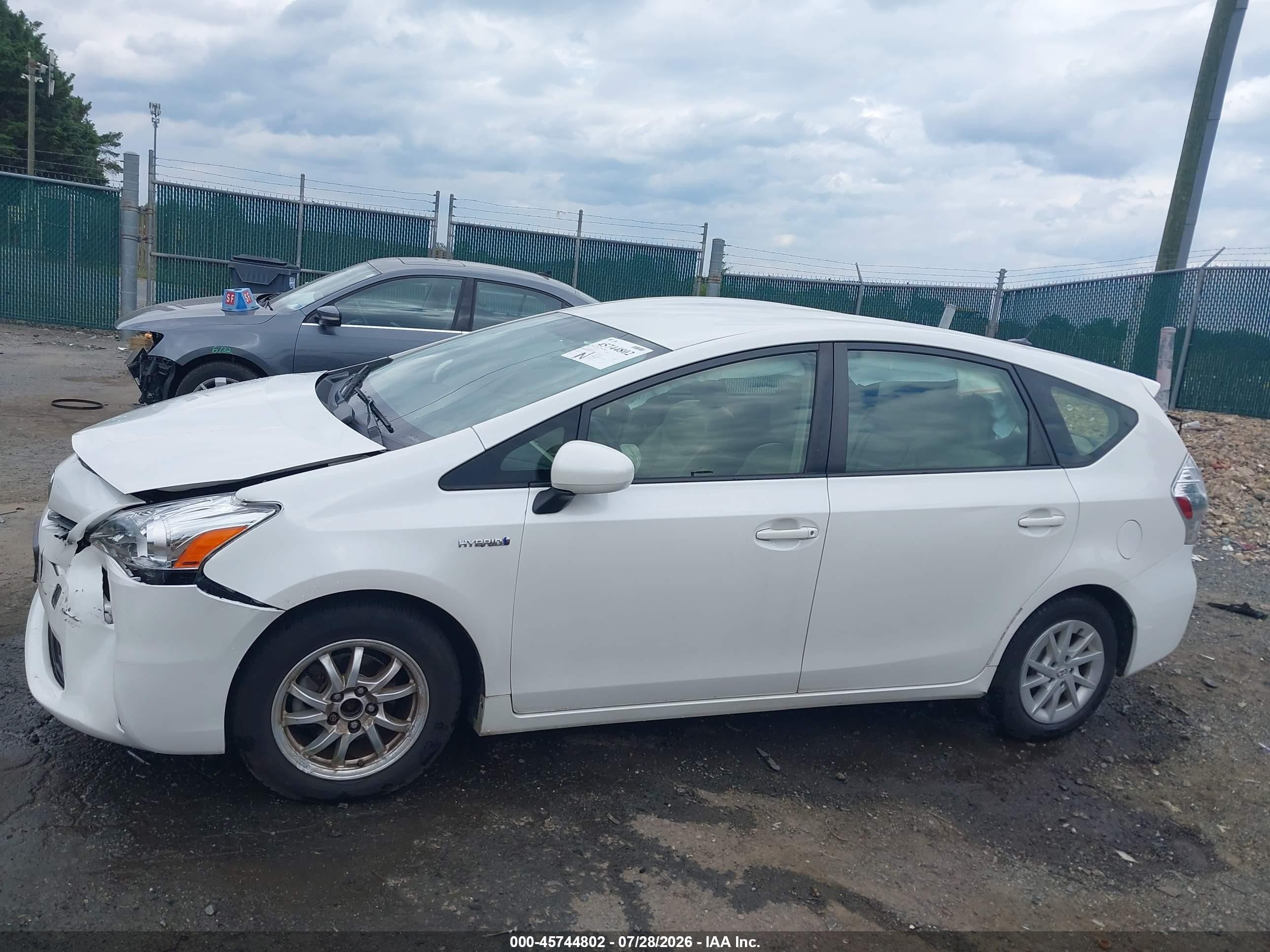 2012 Toyota Prius V Three White vin: JTDZN3EU0C3146827
