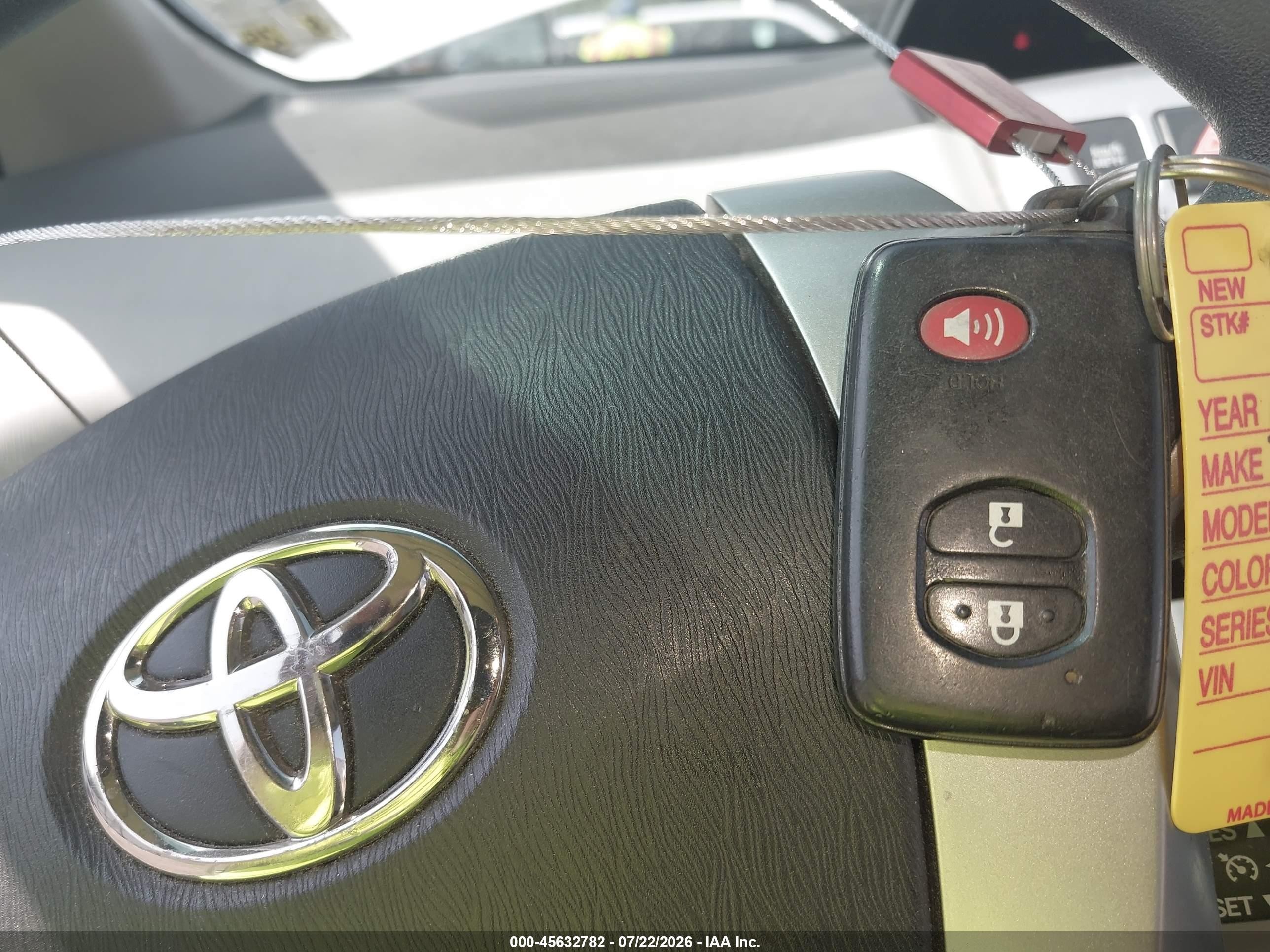 2012 Toyota Prius V Five White vin: JTDZN3EU0C3158475