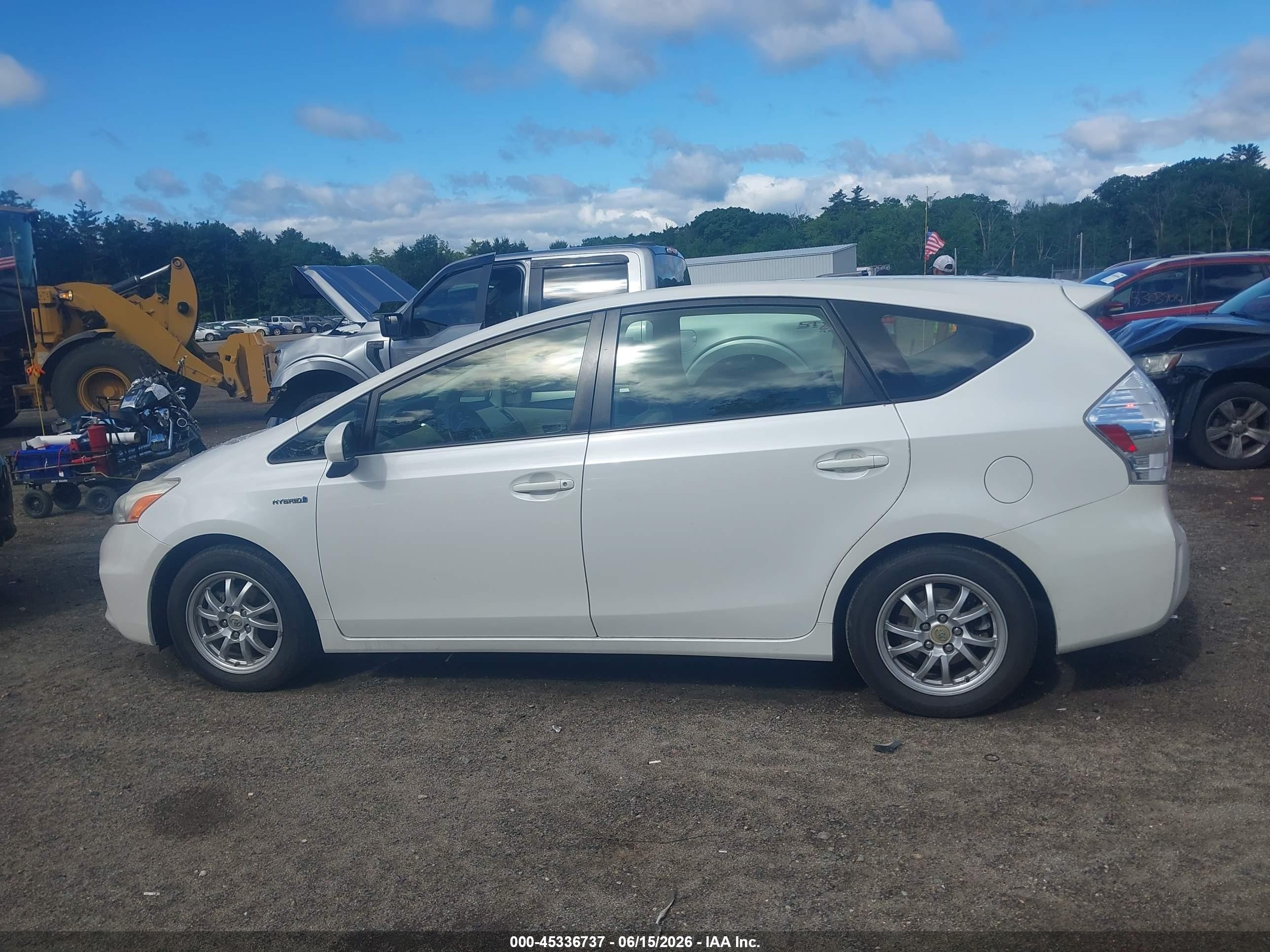 2012 Toyota Prius V Two White vin: JTDZN3EU0C3159996