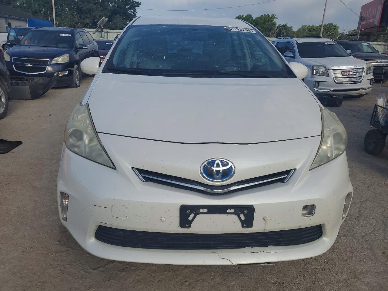 2012 Toyota Prius V Two White vin: JTDZN3EU0C3185319