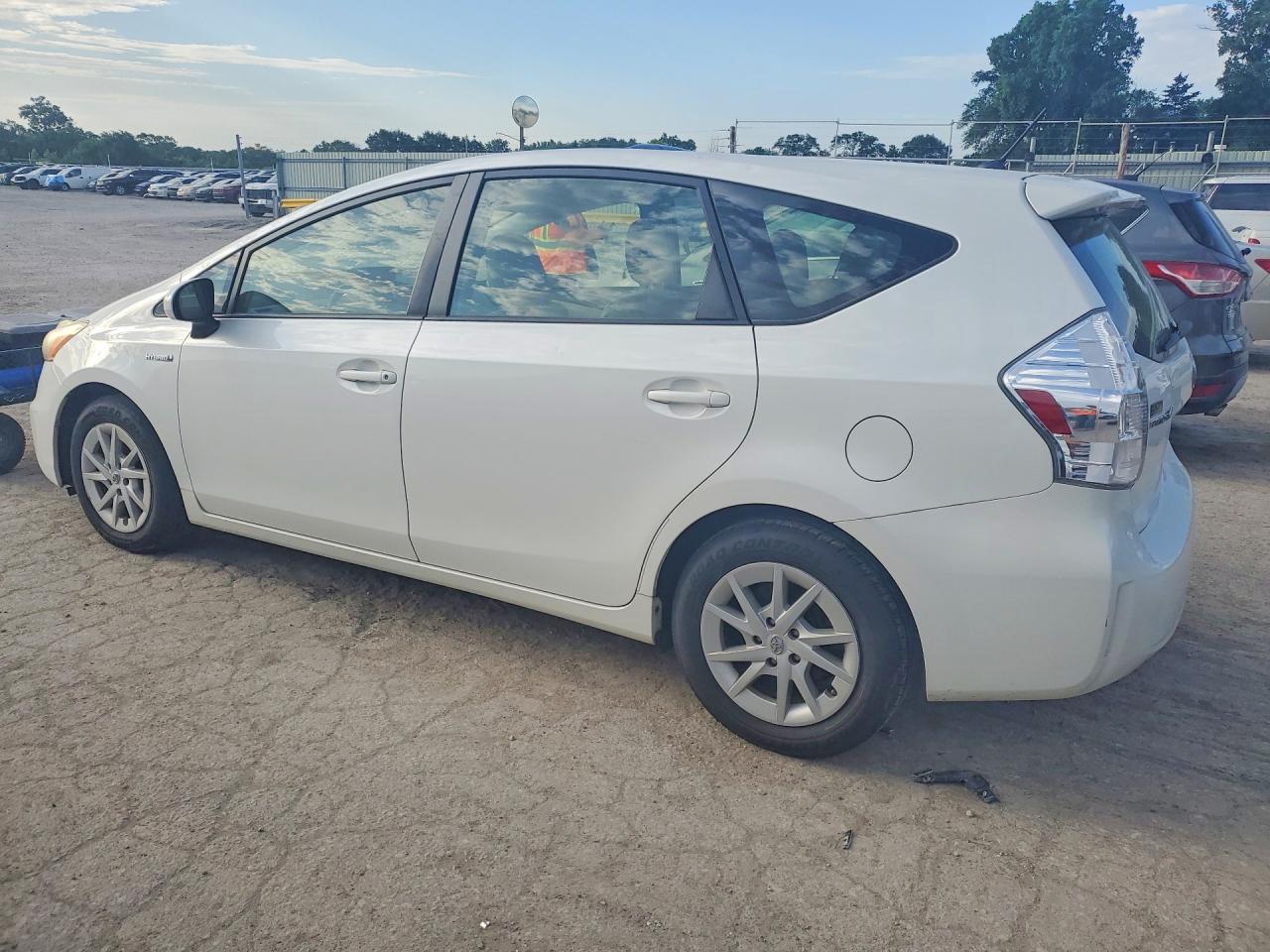 2012 Toyota Prius V Two White vin: JTDZN3EU0C3185319