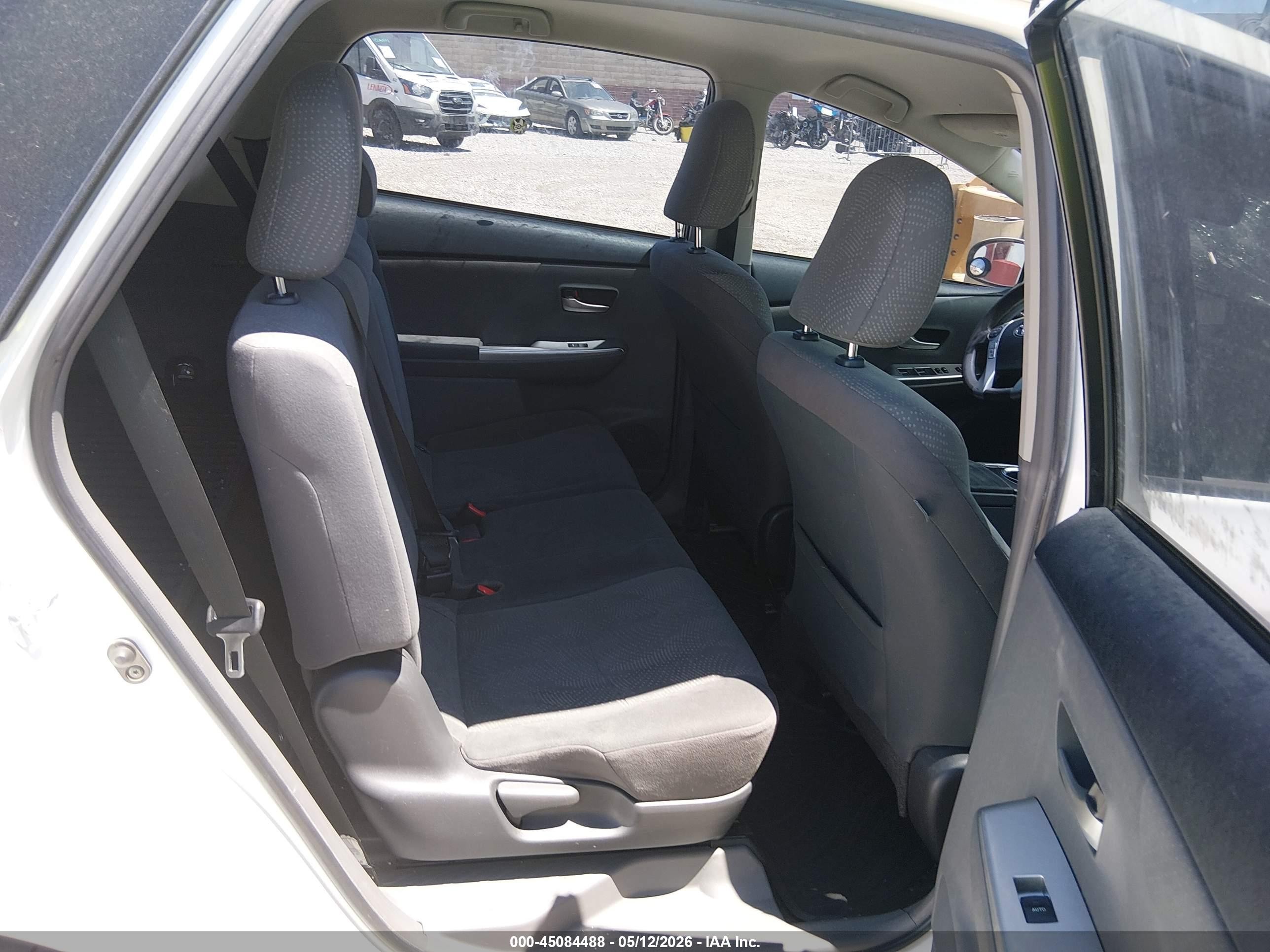 2013 Toyota Prius V Two White vin: JTDZN3EU0D3233743