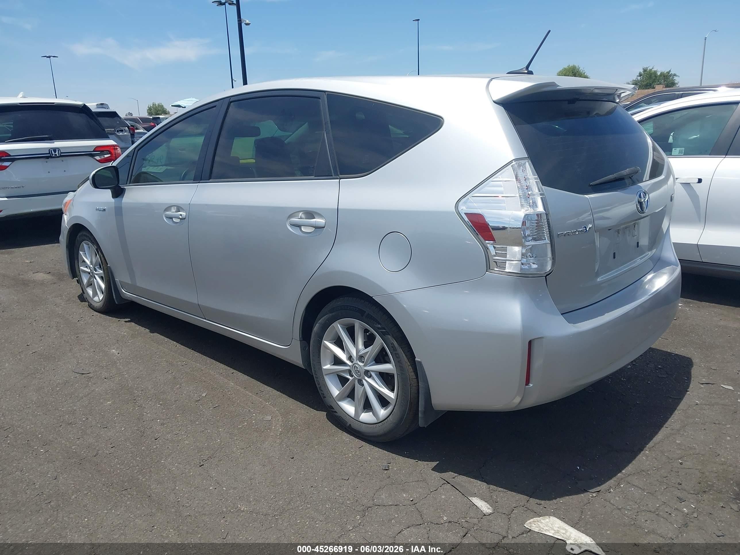 2013 Toyota Prius V Five Silver vin: JTDZN3EU0D3265589