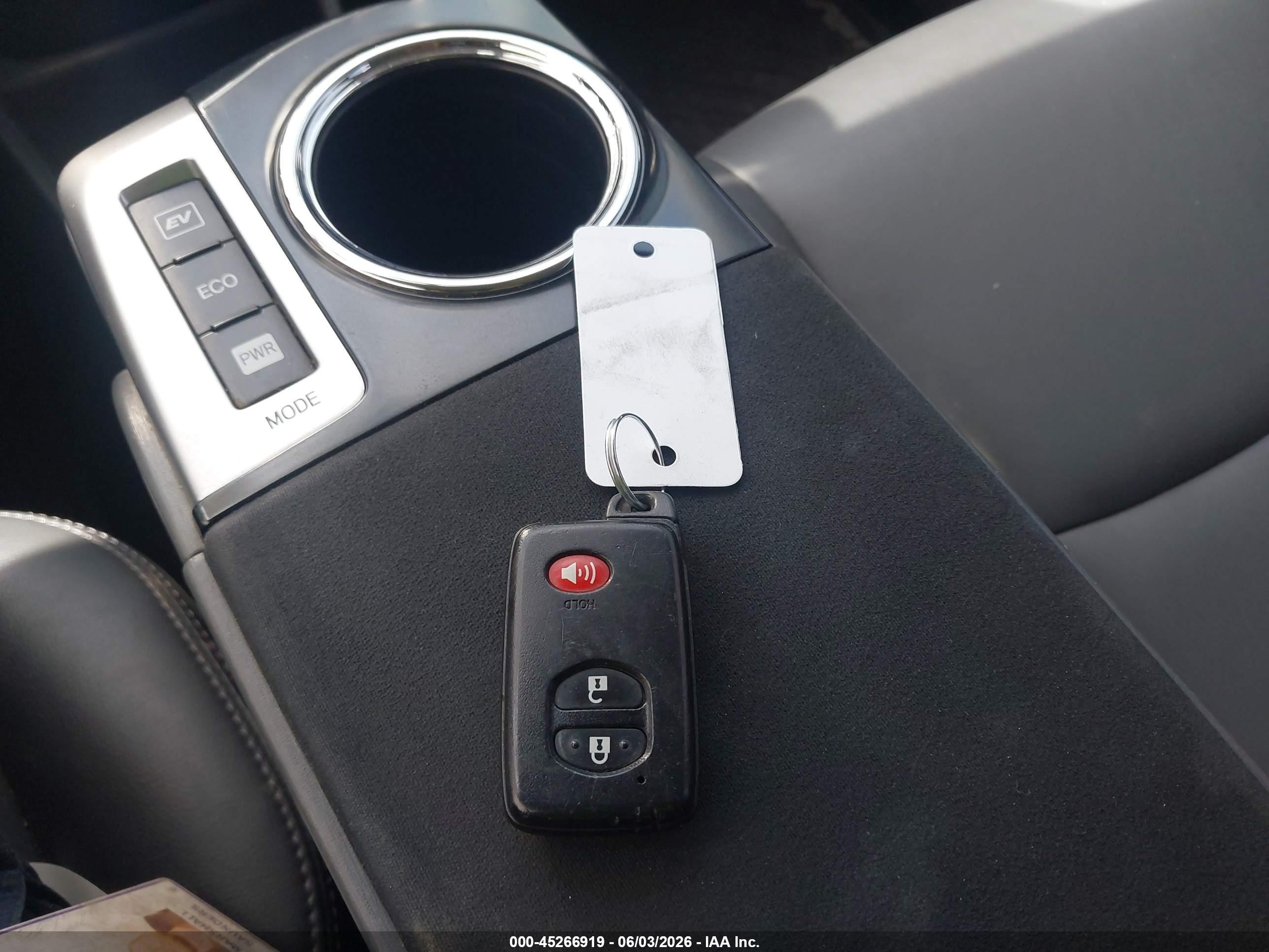 2013 Toyota Prius V Five Silver vin: JTDZN3EU0D3265589
