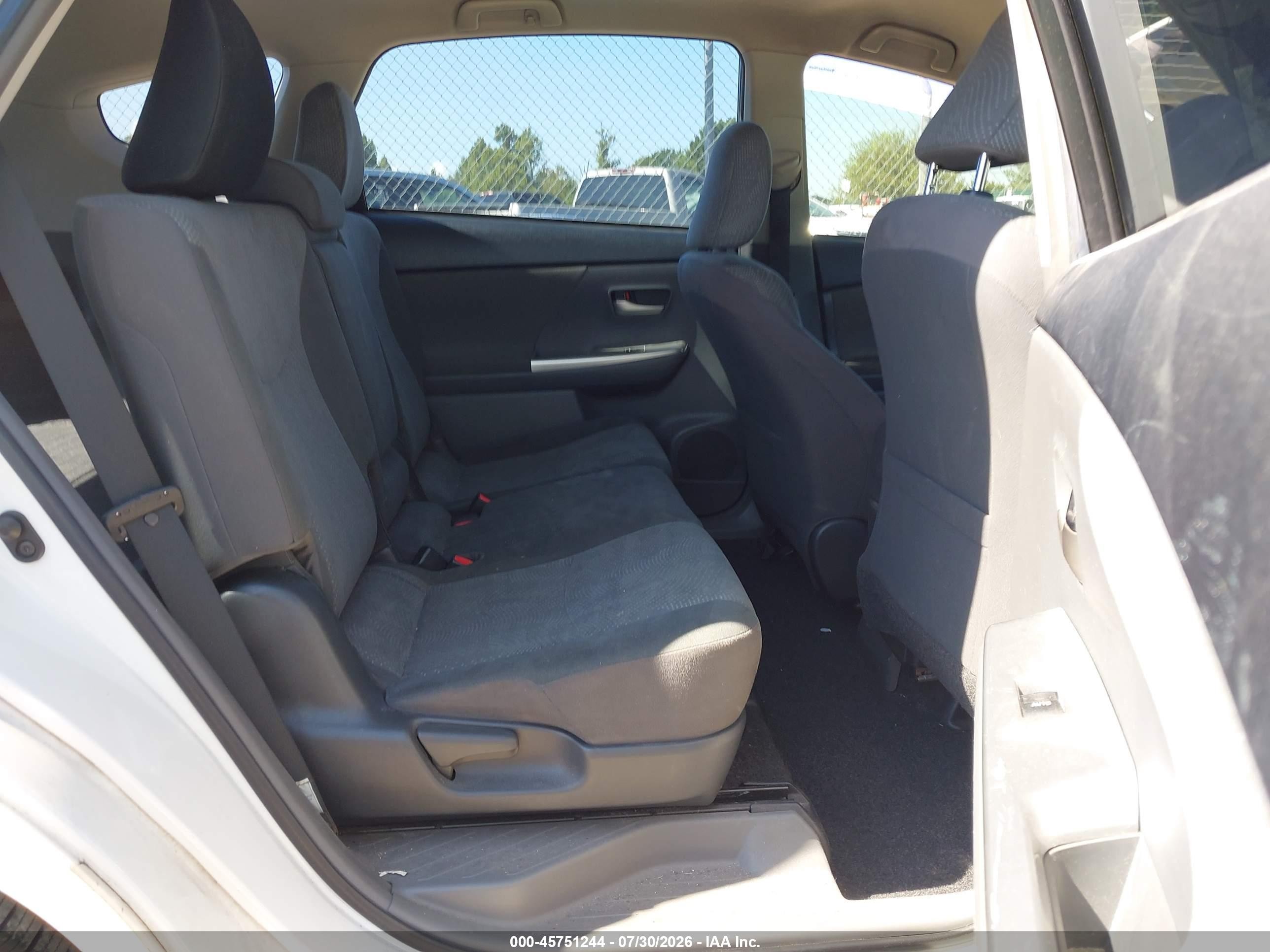 2013 Toyota Prius V Three White vin: JTDZN3EU0D3278293