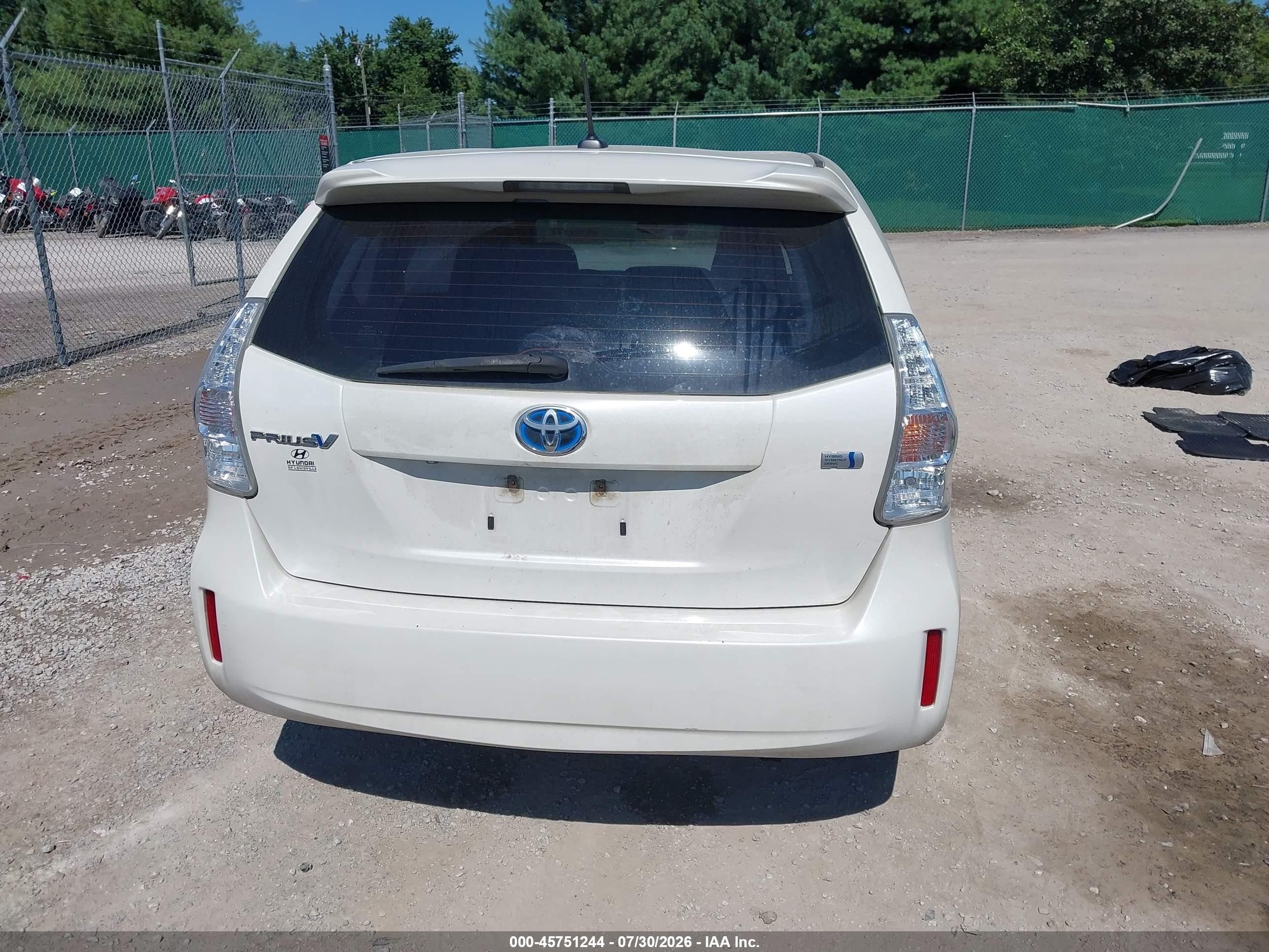 2013 Toyota Prius V Three White vin: JTDZN3EU0D3278293