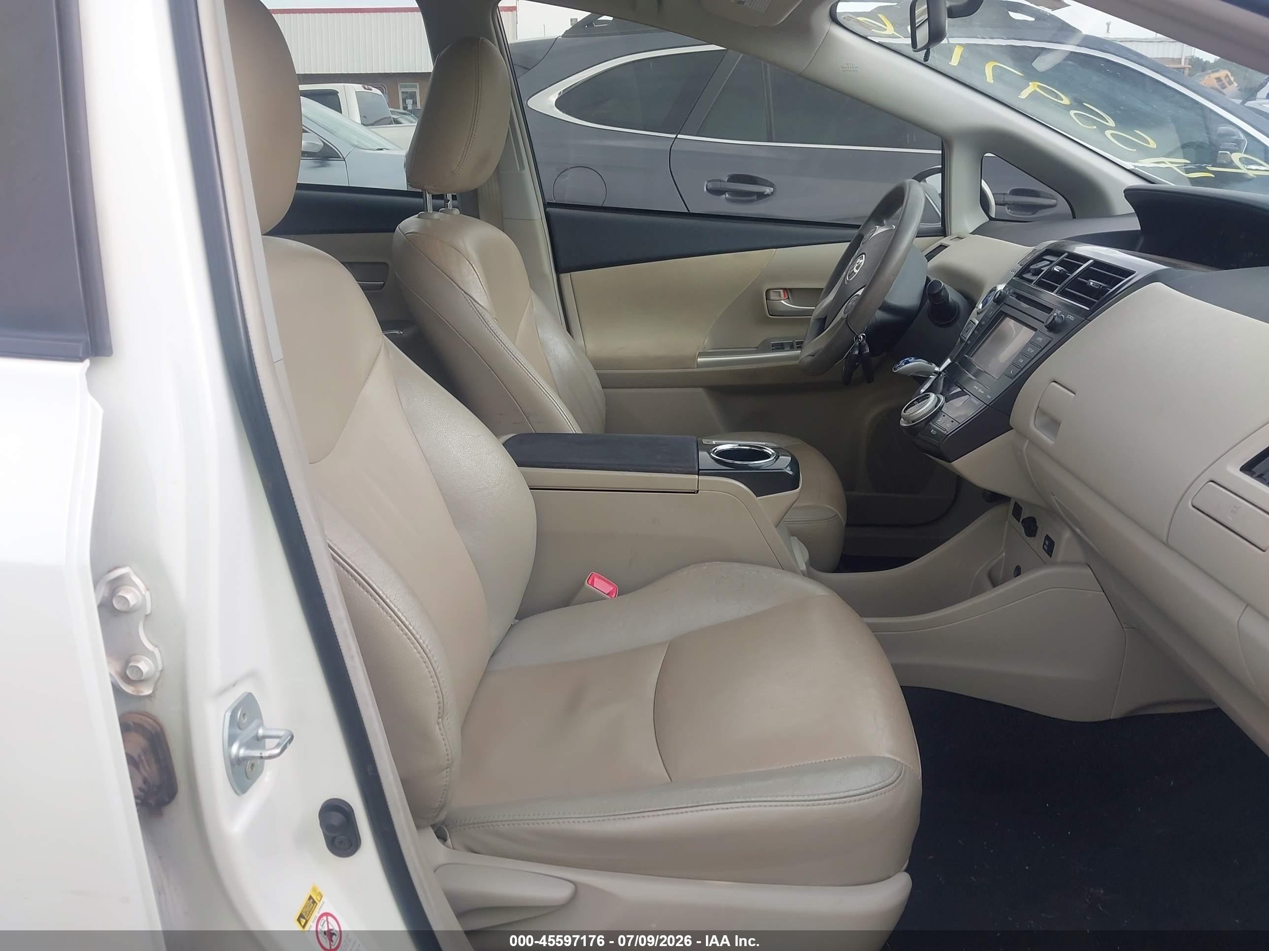 2013 Toyota Prius V Three White vin: JTDZN3EU0D3286653