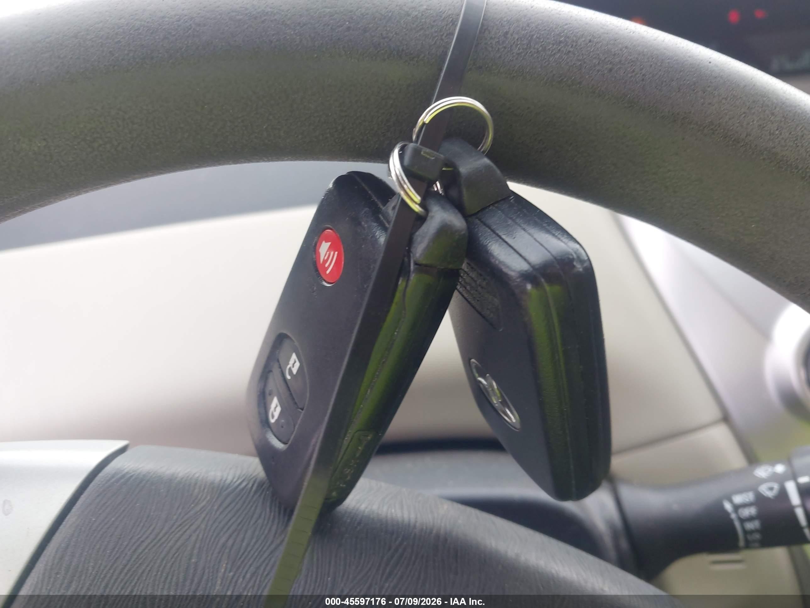 2013 Toyota Prius V Three White vin: JTDZN3EU0D3286653