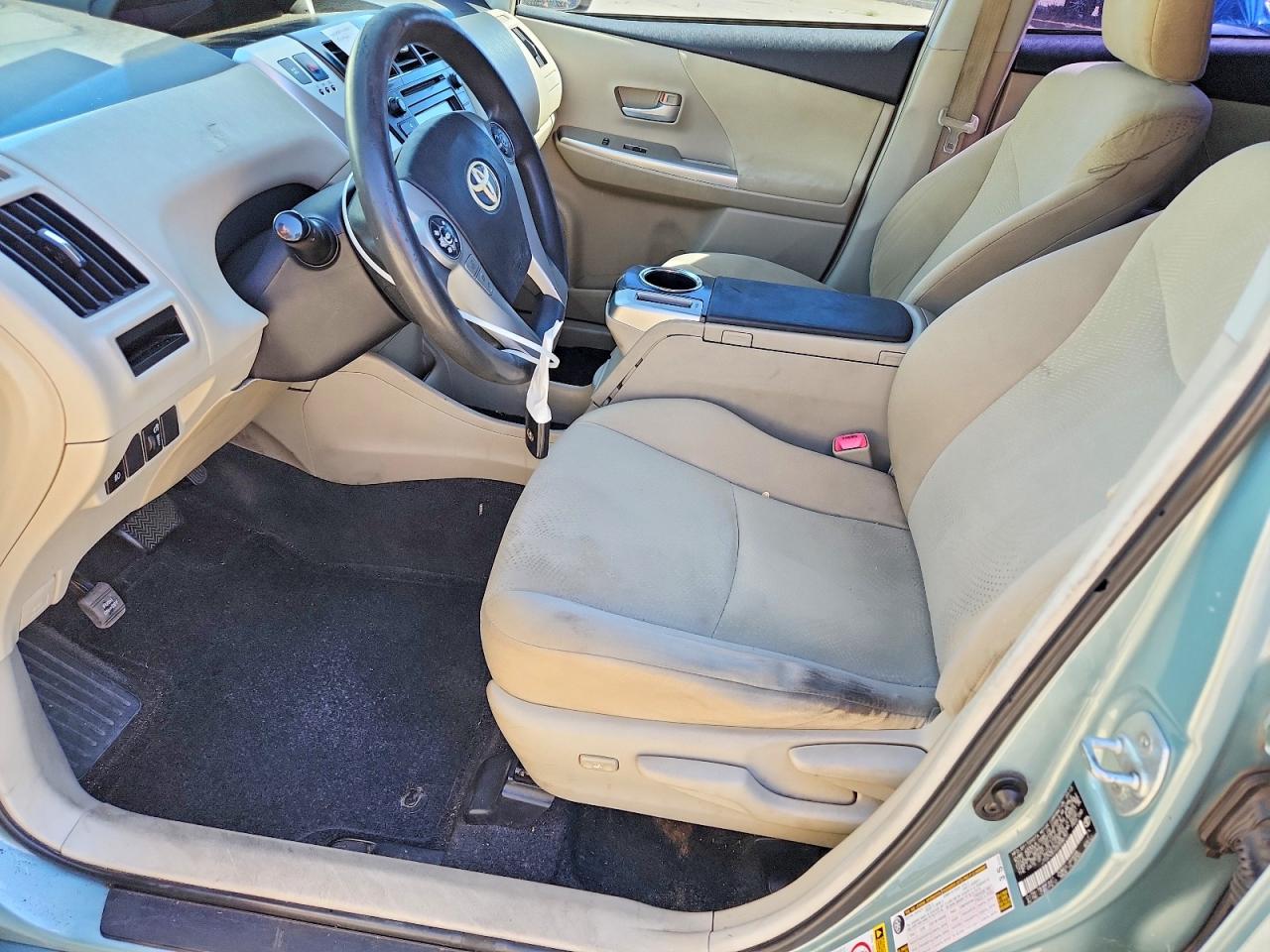 2013 Toyota Prius V Green vin: JTDZN3EU0D3286751