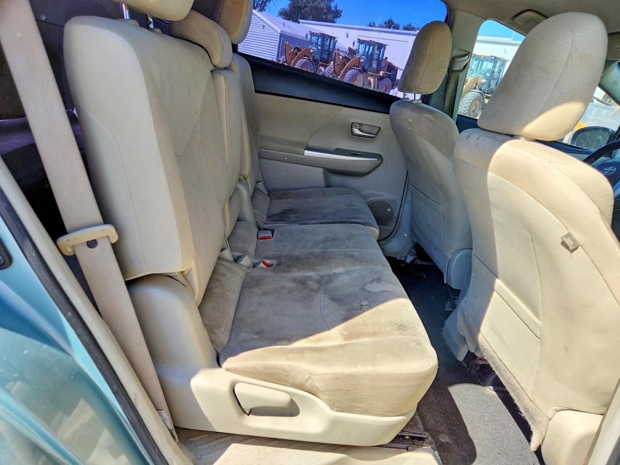 2013 Toyota Prius V Green vin: JTDZN3EU0D3286751