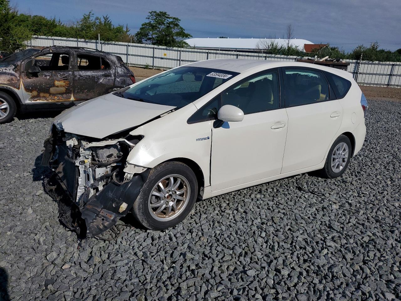 2014 Toyota Prius V Three White vin: JTDZN3EU0EJ010034