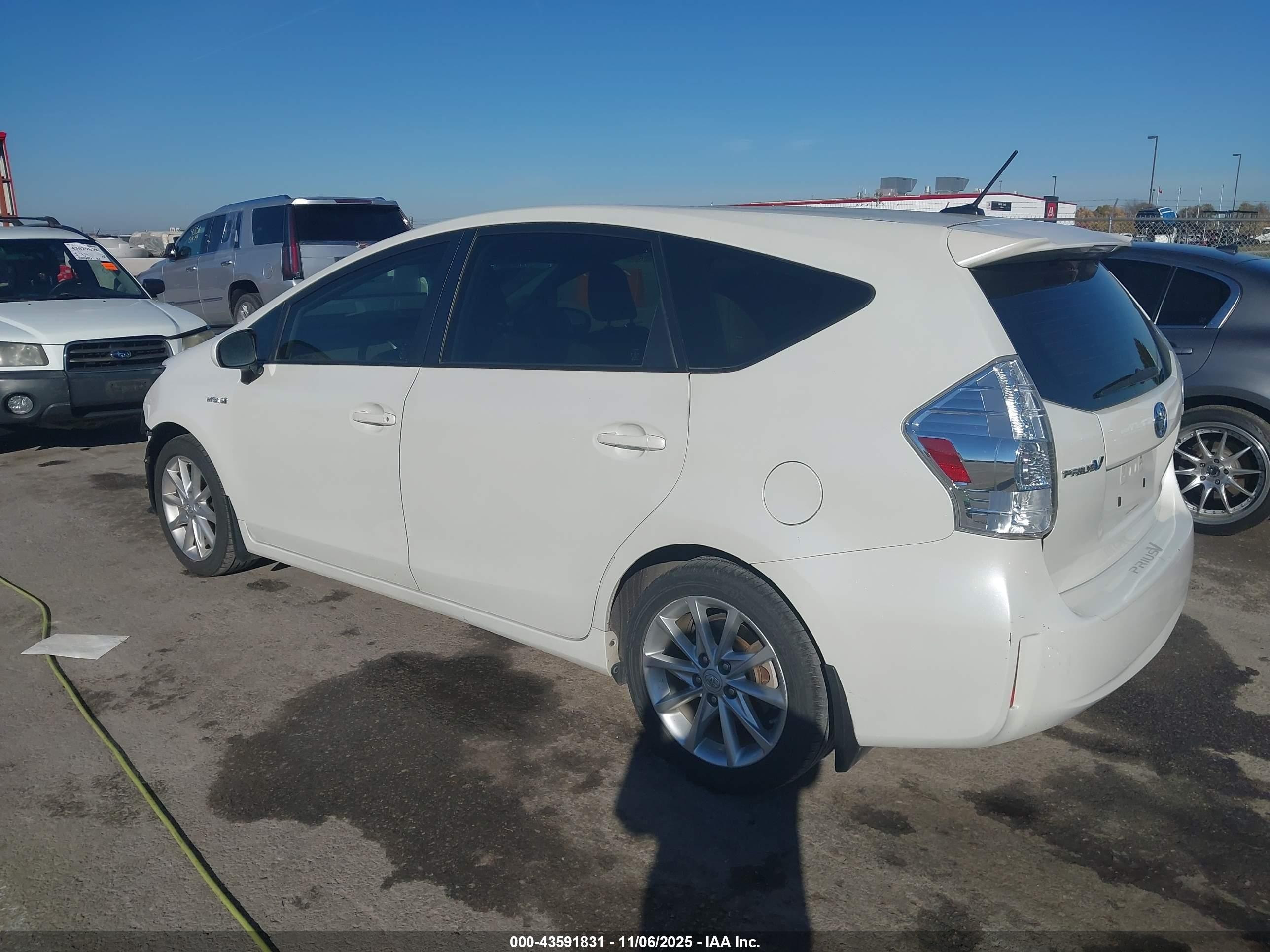 2014 Toyota Prius V Five White vin: JTDZN3EU0EJ014374