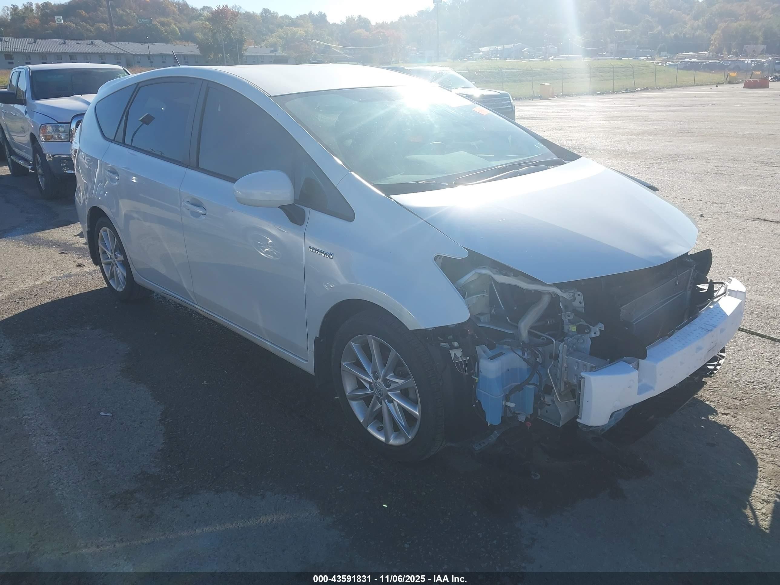 2014 Toyota Prius V Five White vin: JTDZN3EU0EJ014374