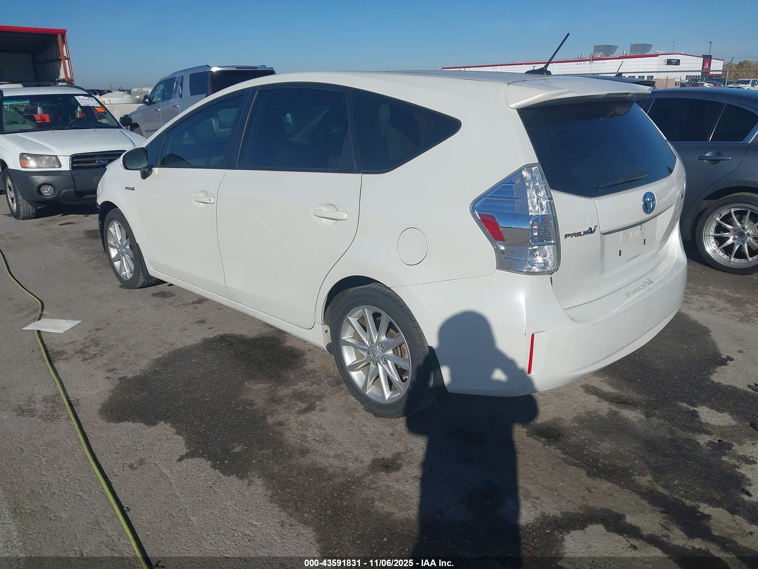 2014 Toyota Prius V Five White vin: JTDZN3EU0EJ014374