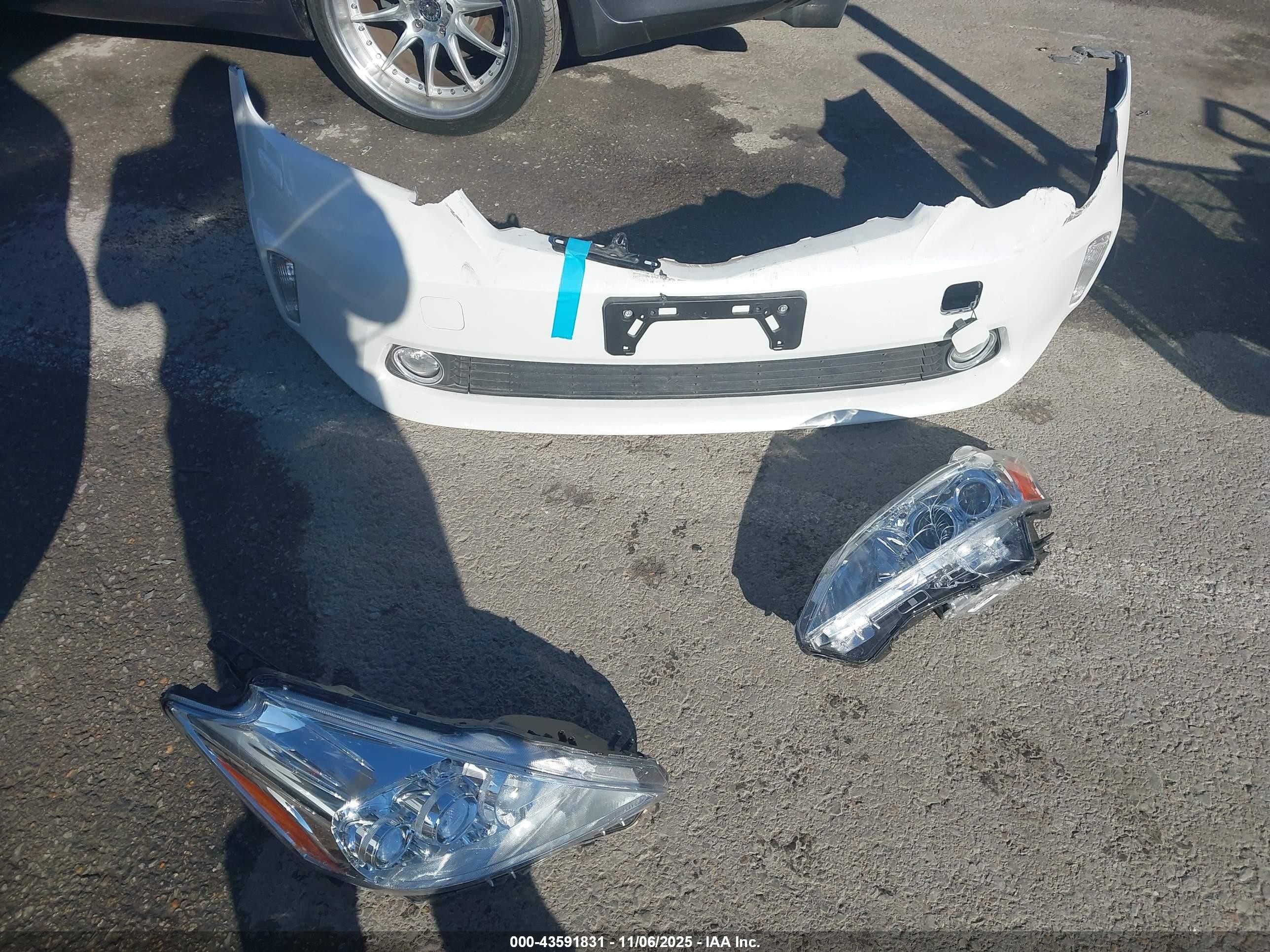 2014 Toyota Prius V Five White vin: JTDZN3EU0EJ014374