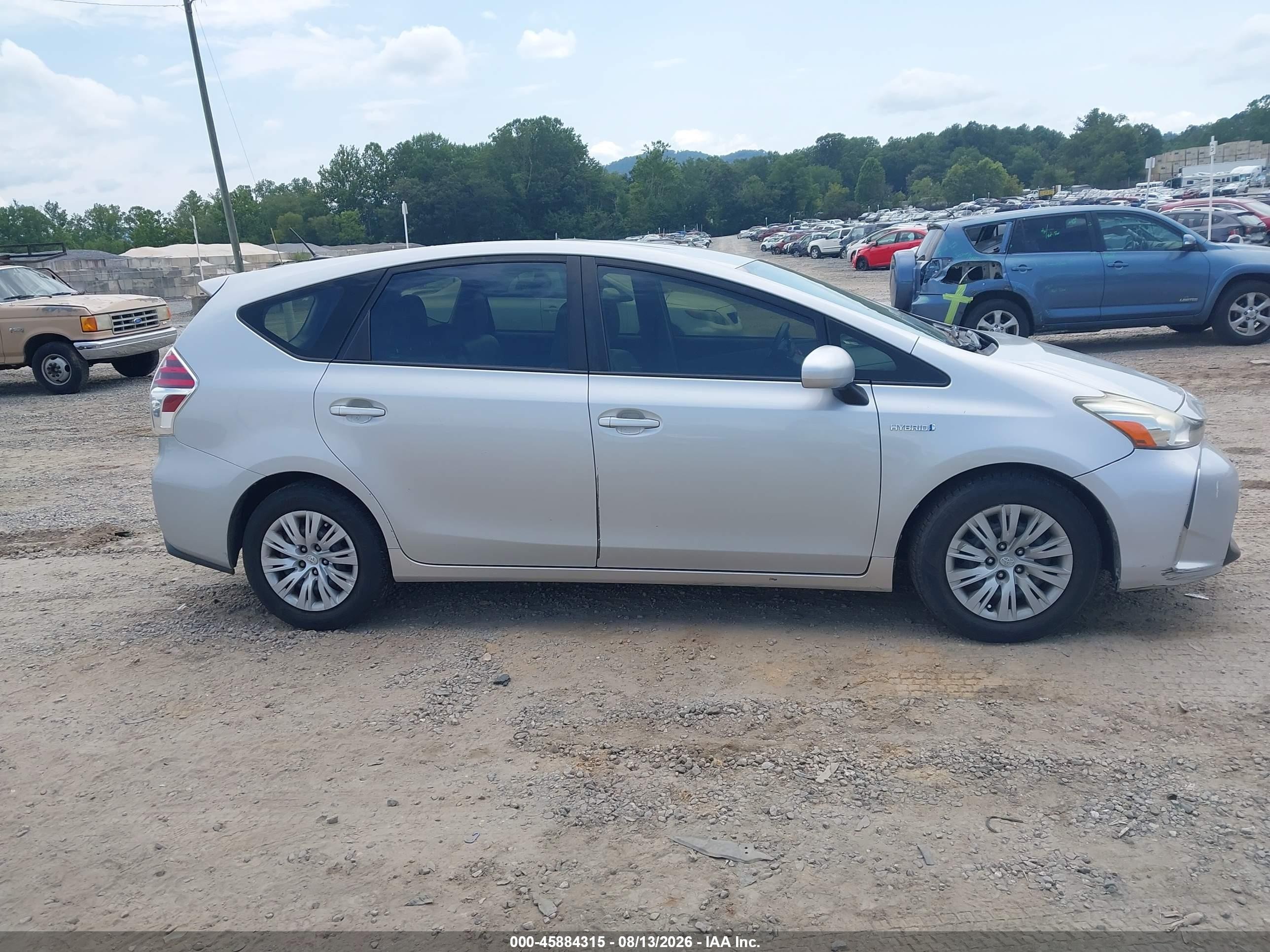 2015 Toyota Prius V Four Серебряный vin: JTDZN3EU0FJ021116