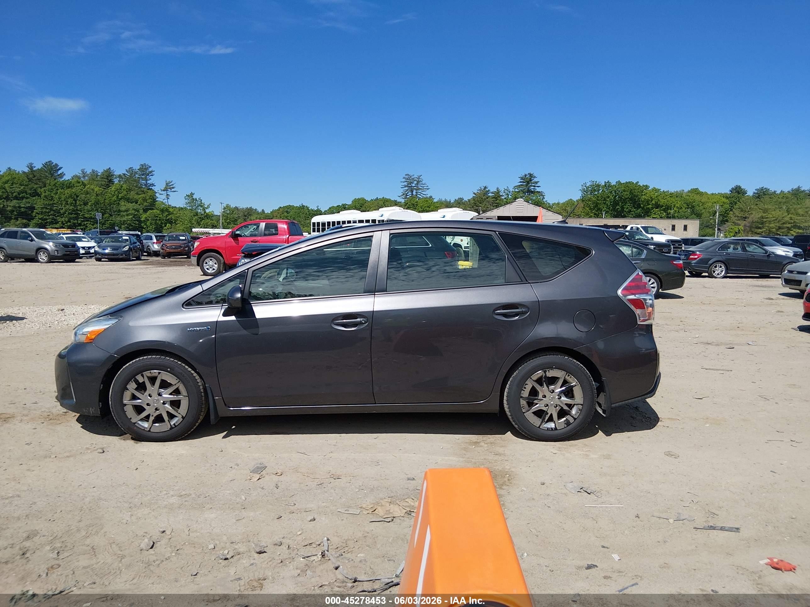 2015 Toyota Prius V Three Gray vin: JTDZN3EU0FJ029524