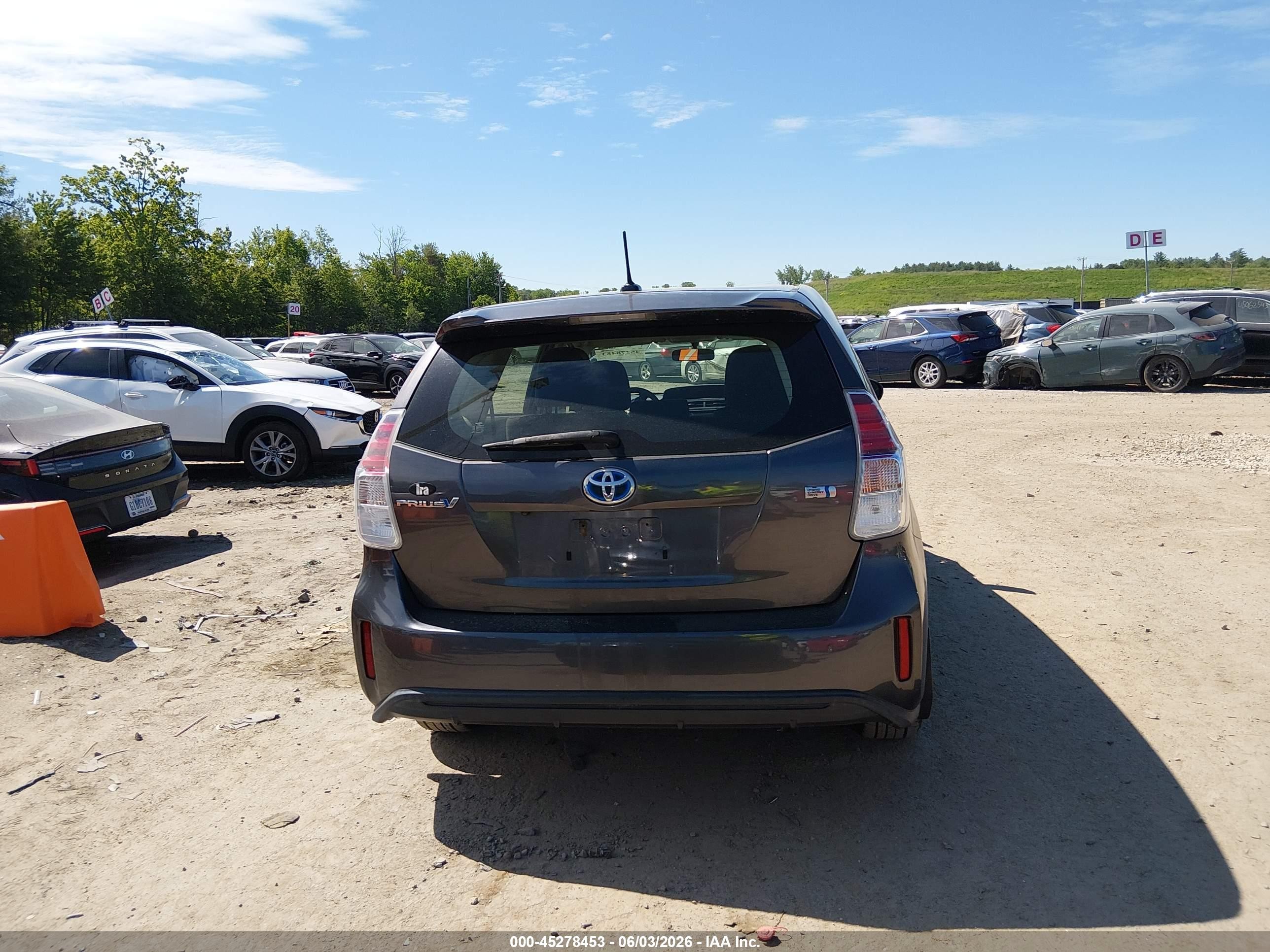2015 Toyota Prius V Three Gray vin: JTDZN3EU0FJ029524