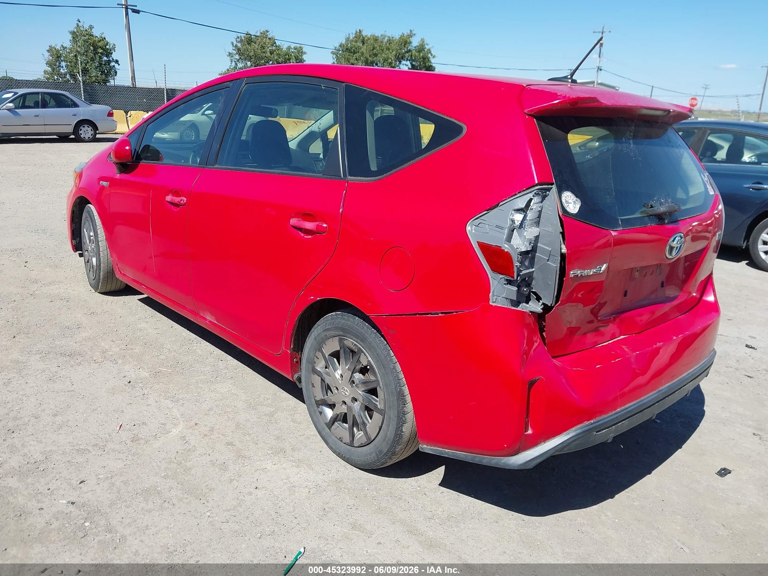 2015 Toyota Prius V Three Красный vin: JTDZN3EU0FJ030480