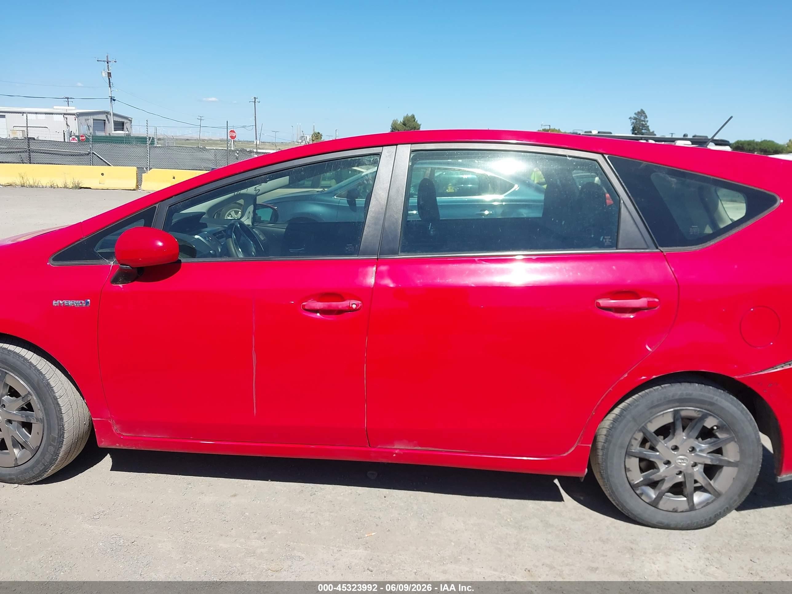 2015 Toyota Prius V Three Красный vin: JTDZN3EU0FJ030480