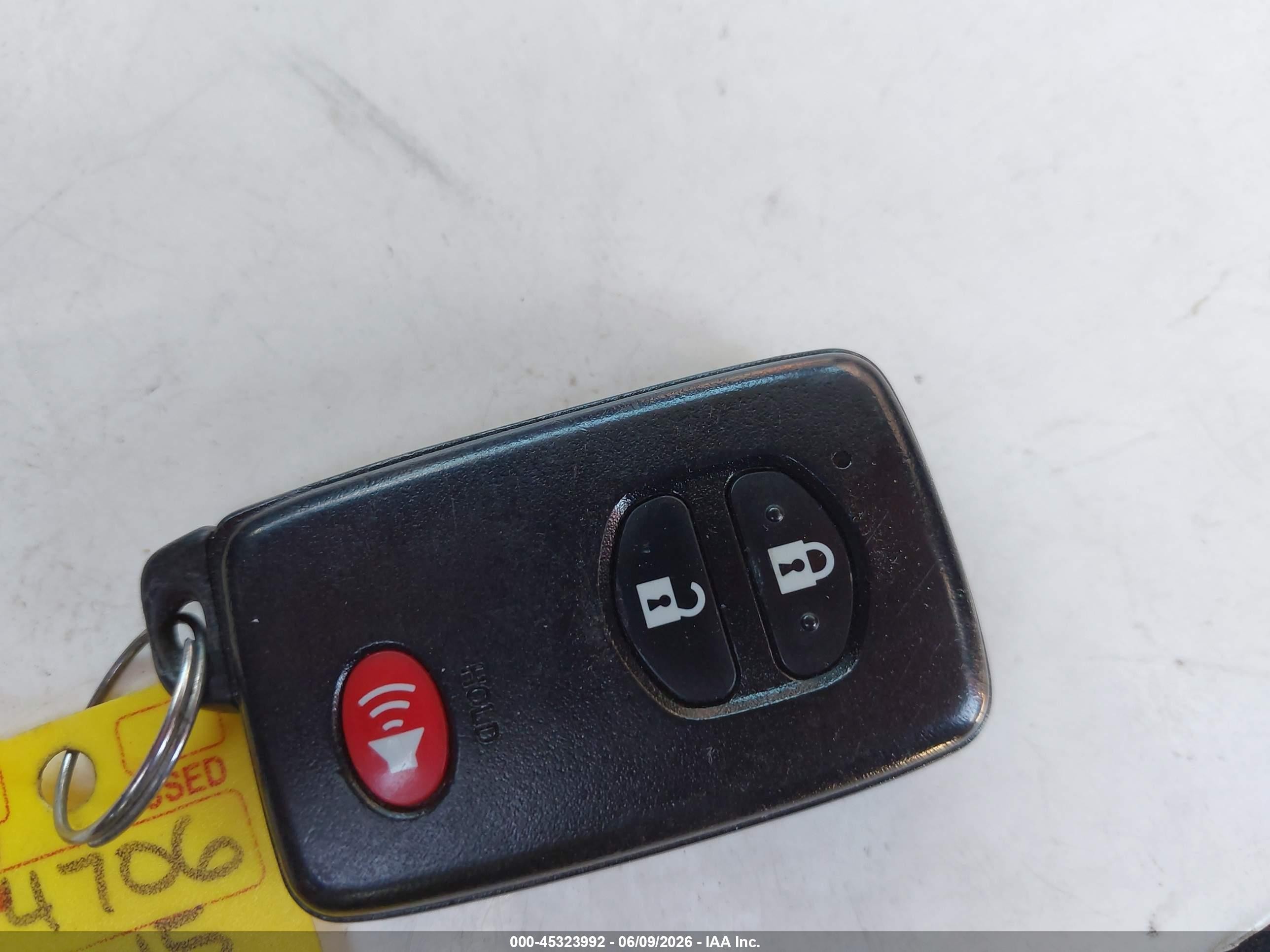 2015 Toyota Prius V Three Красный vin: JTDZN3EU0FJ030480