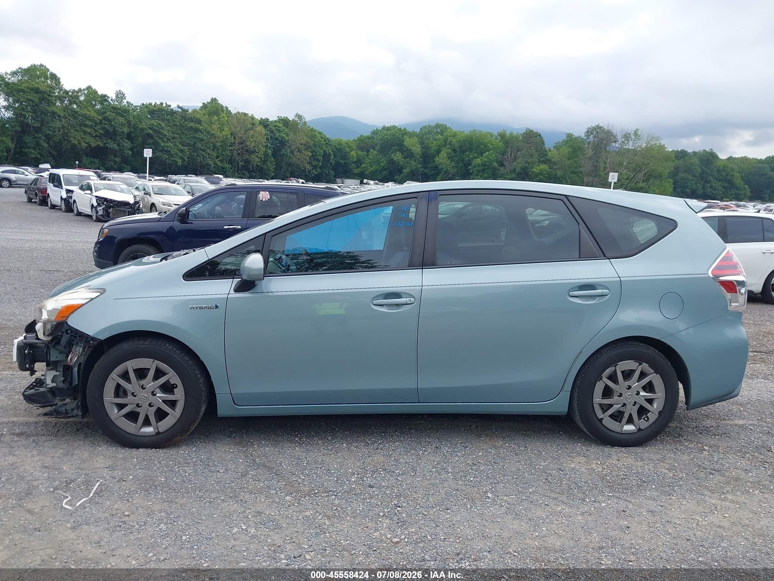 2015 Toyota Prius V Three Green vin: JTDZN3EU0FJ032083