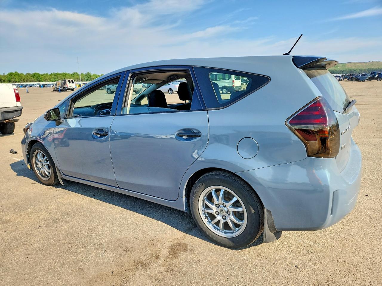 2015 Toyota Prius V Two Blue vin: JTDZN3EU0FJ033394