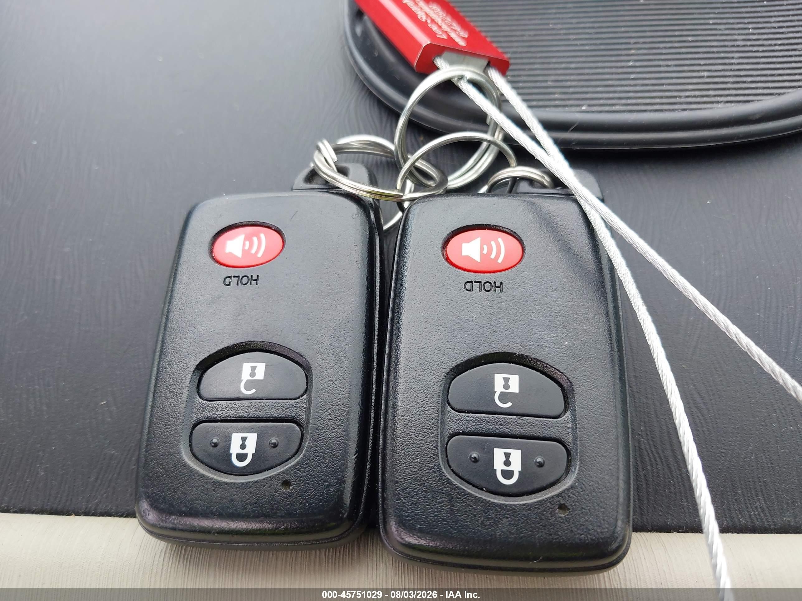 2012 Toyota Prius V Five Белый vin: JTDZN3EU1C3036594