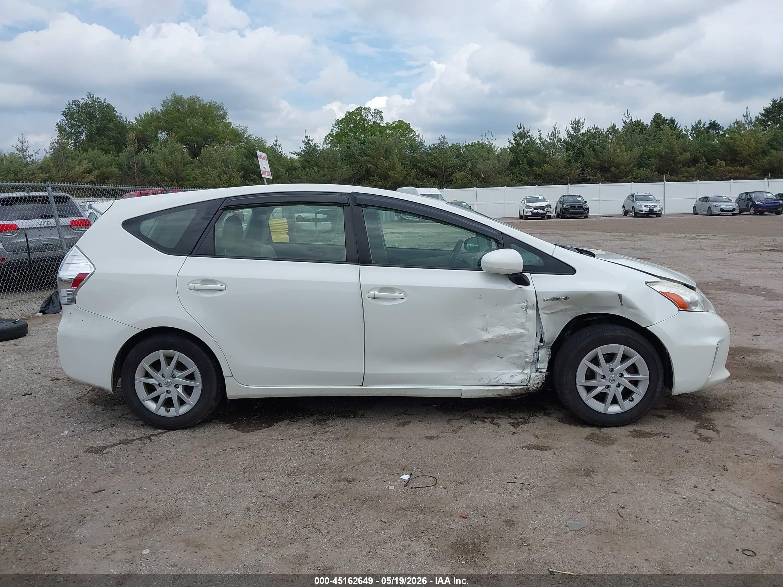 2012 Toyota Prius V Two White vin: JTDZN3EU1C3037082