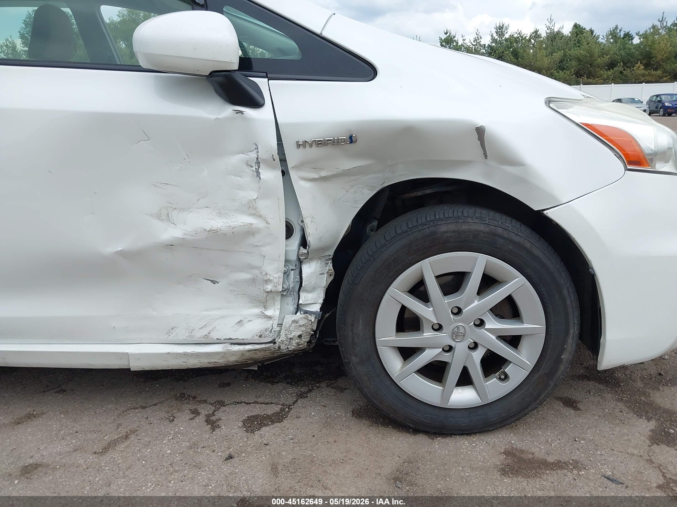 2012 Toyota Prius V Two White vin: JTDZN3EU1C3037082