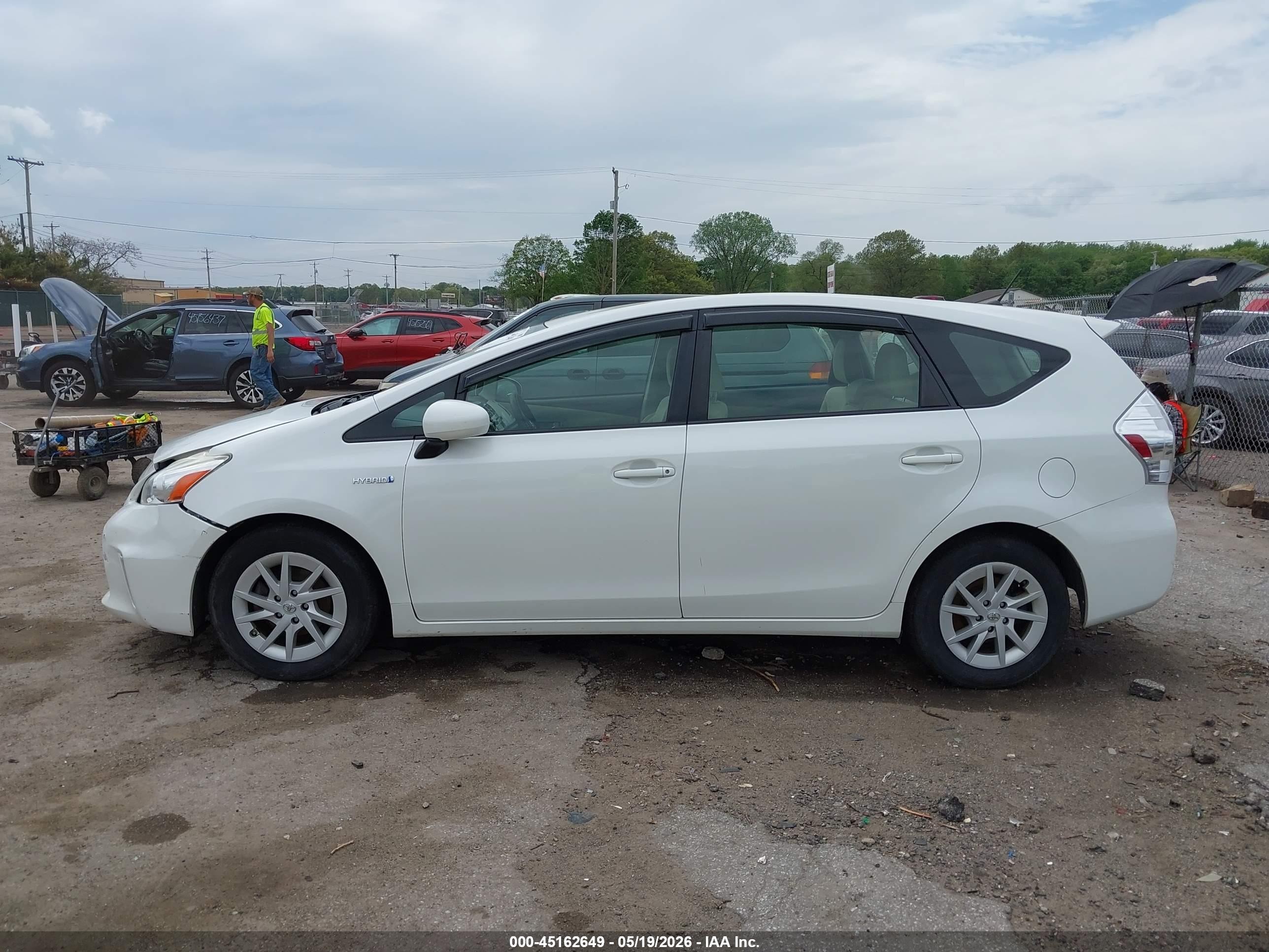 2012 Toyota Prius V Two White vin: JTDZN3EU1C3037082