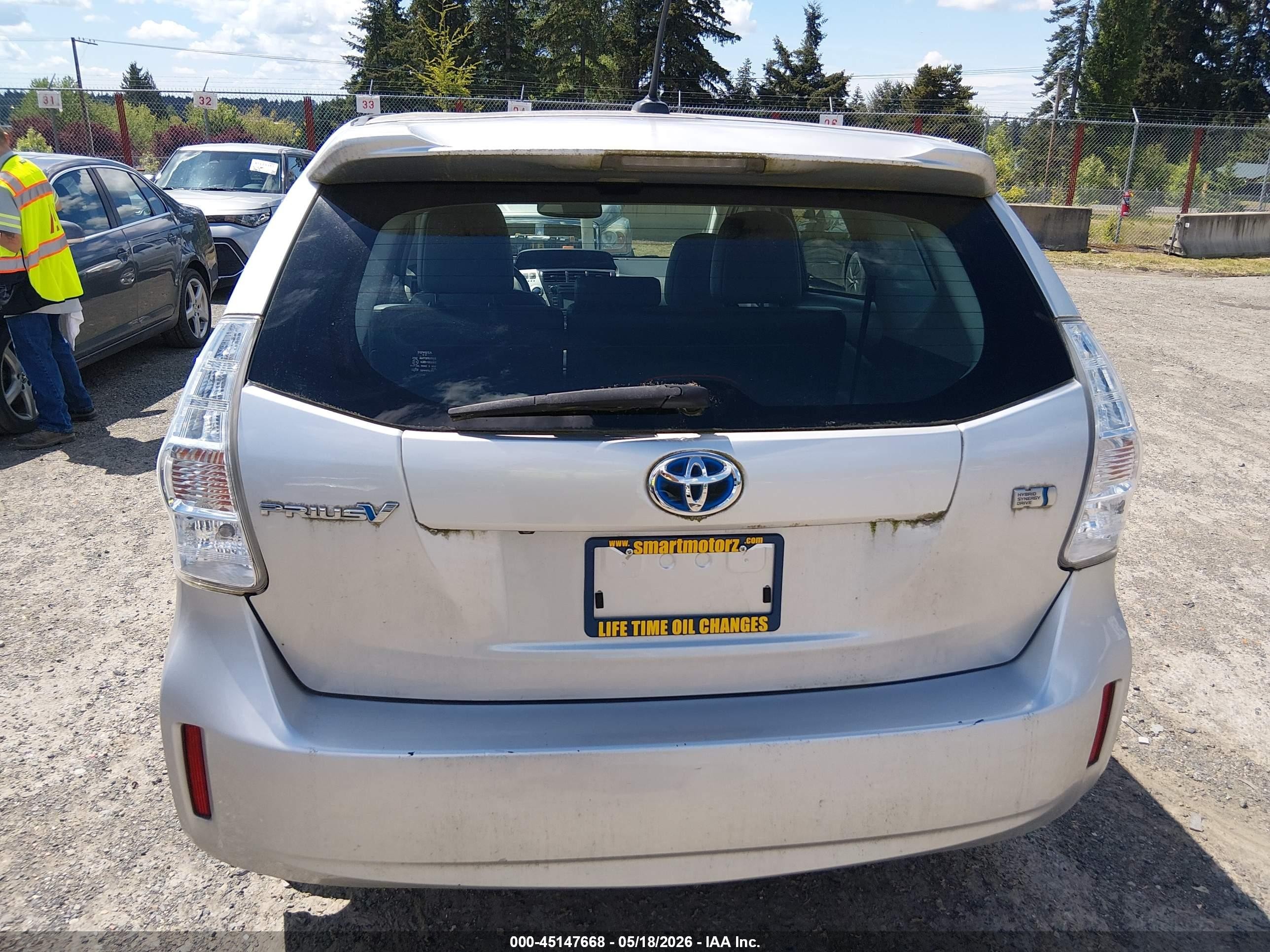2012 Toyota Prius V   White vin: JTDZN3EU1C3041083