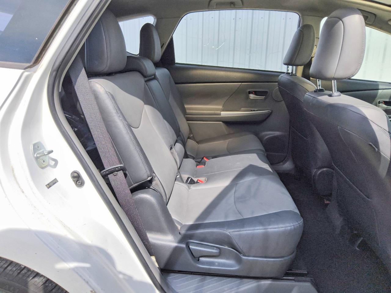 2012 Toyota Prius V Five White vin: JTDZN3EU1C3041472