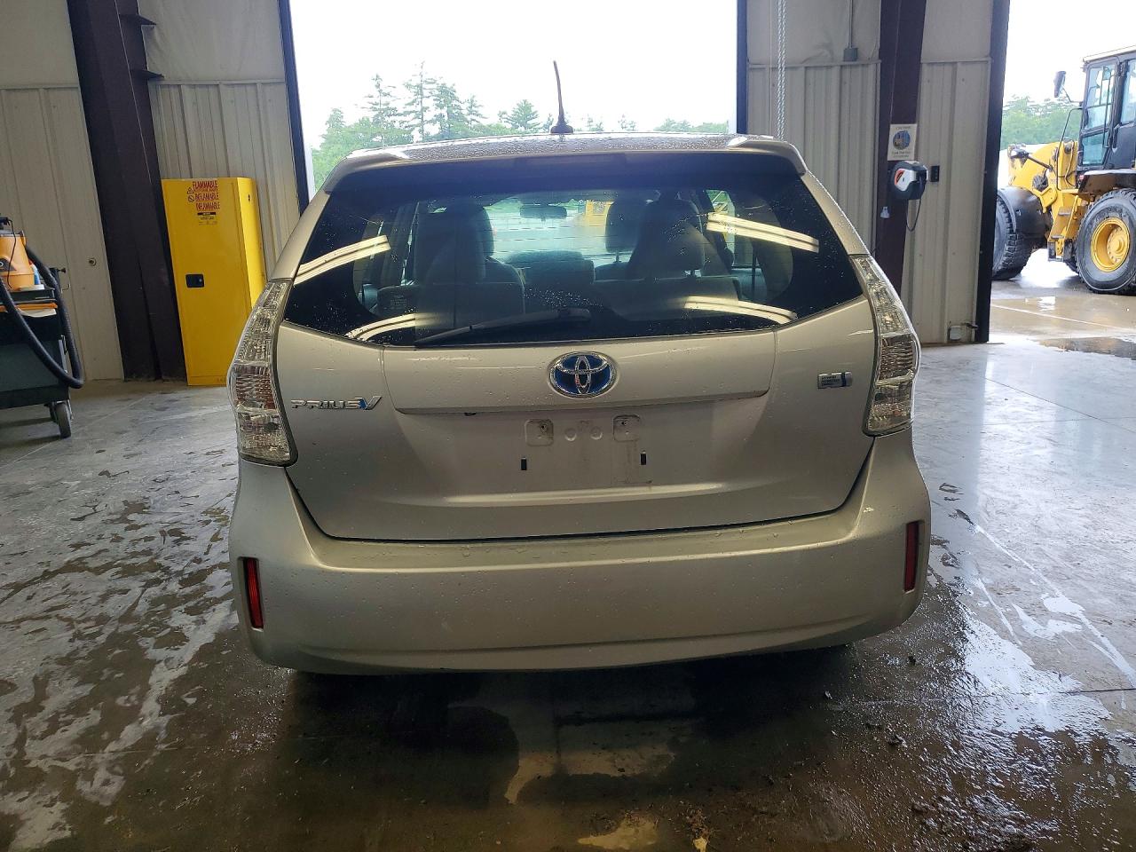 2012 Toyota Prius V Three Silver vin: JTDZN3EU1C3088419