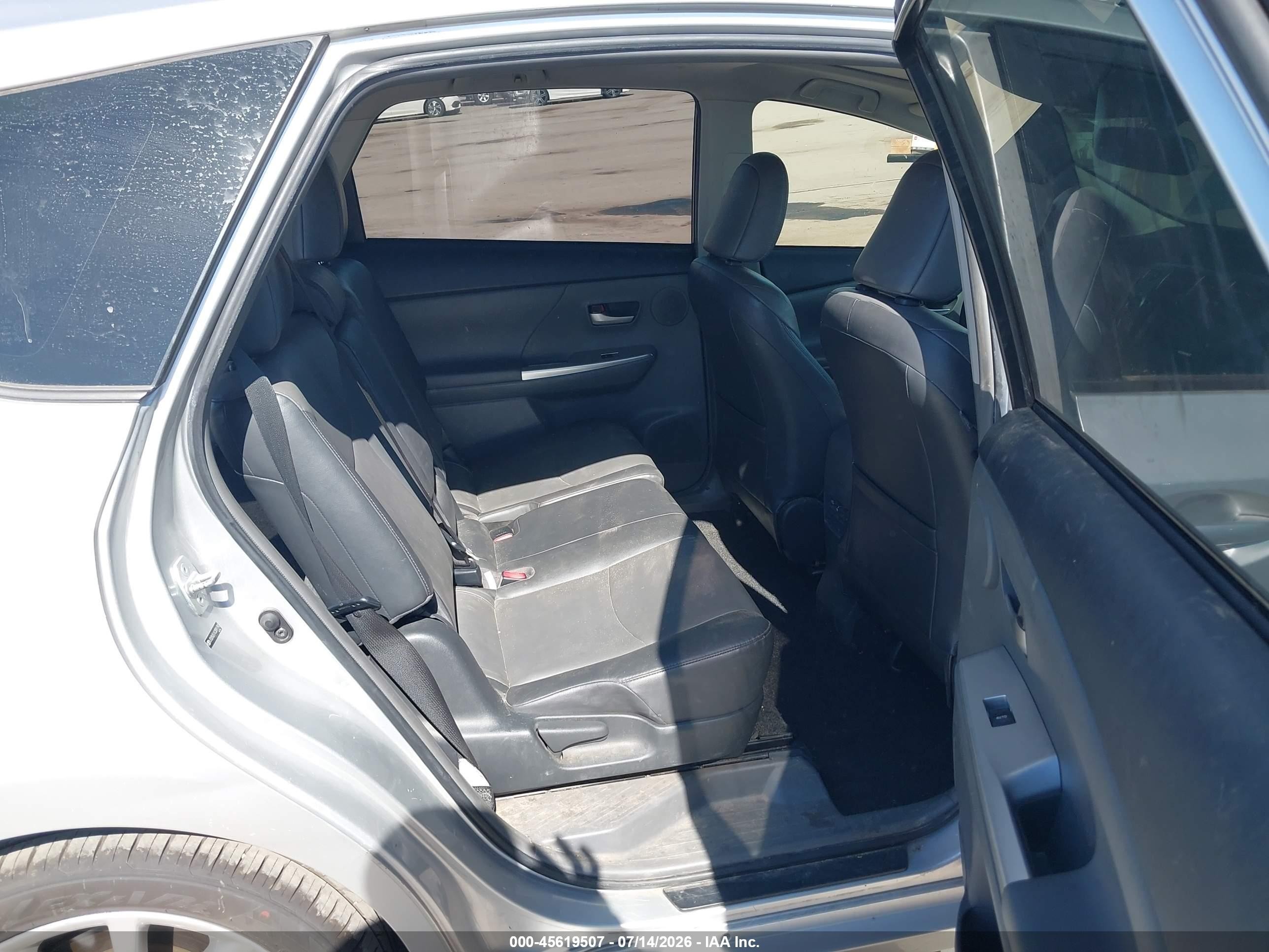 2012 Toyota Prius V Five Silver vin: JTDZN3EU1C3091790