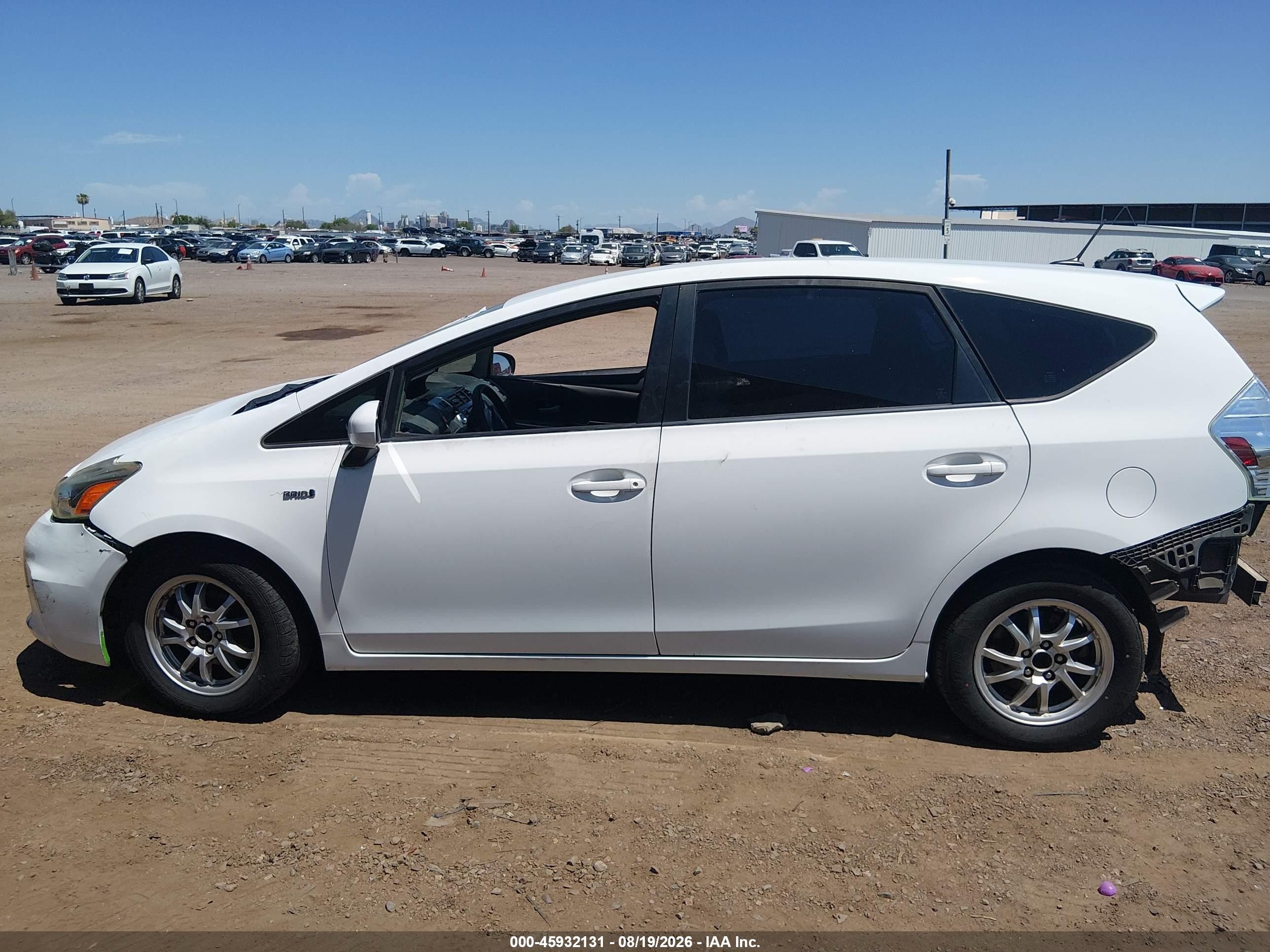 2012 Toyota Prius V Three White vin: JTDZN3EU1C3157500
