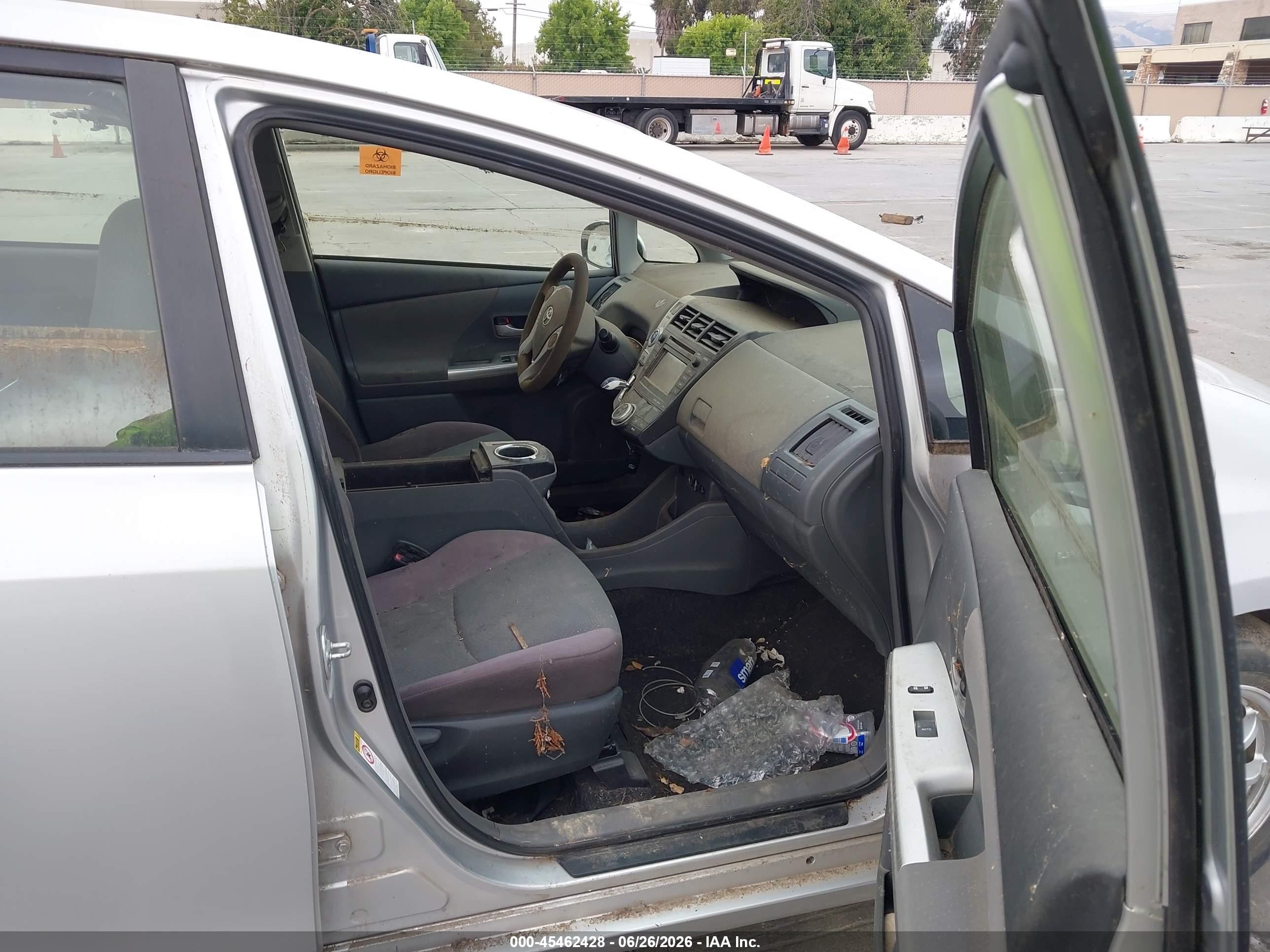 2012 Toyota Prius V Three Silver vin: JTDZN3EU1C3172935