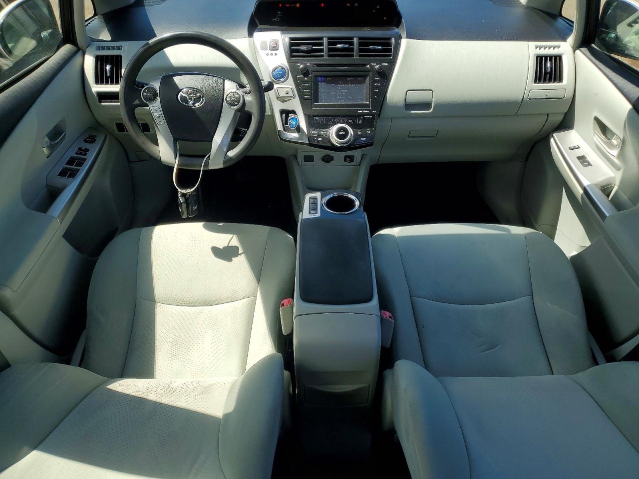 2013 Toyota Prius V Three Silver vin: JTDZN3EU1D3190191