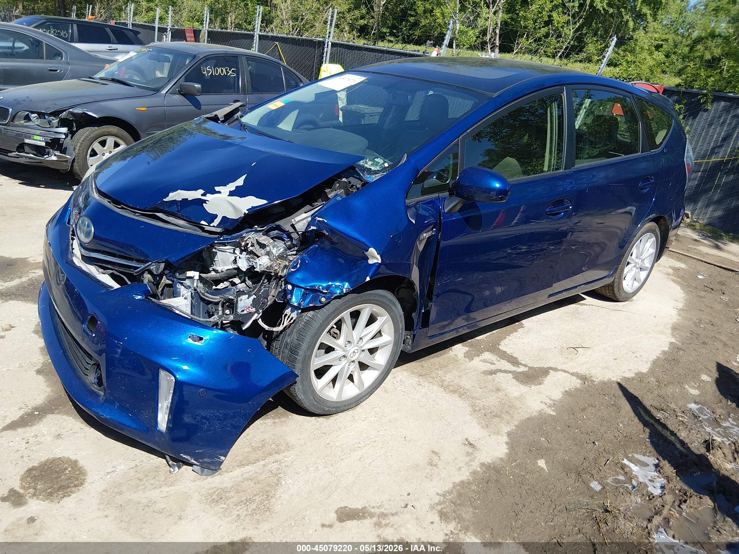 2013 Toyota Prius V Five Blue vin: JTDZN3EU1D3211184