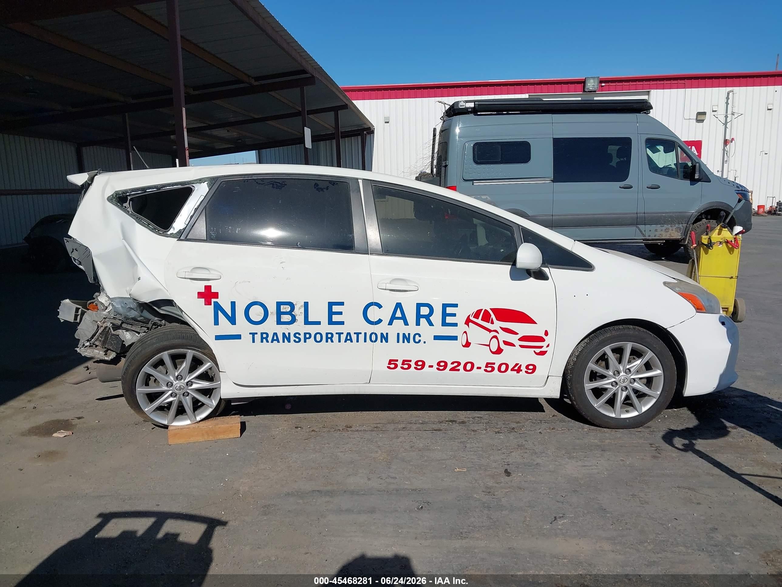 2013 Toyota Prius V Five White vin: JTDZN3EU1D3217356