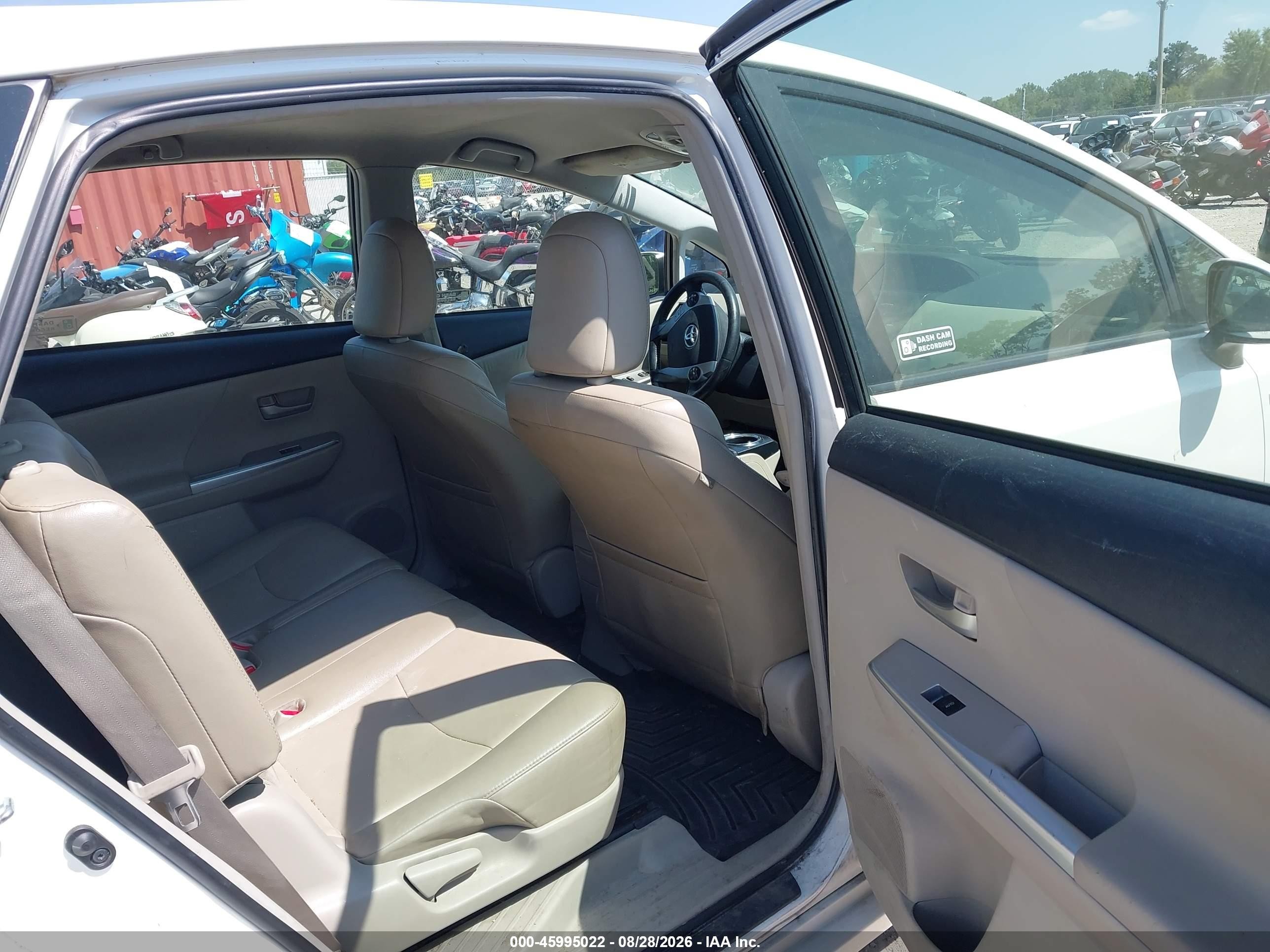 2013 Toyota Prius V Five White vin: JTDZN3EU1D3231418